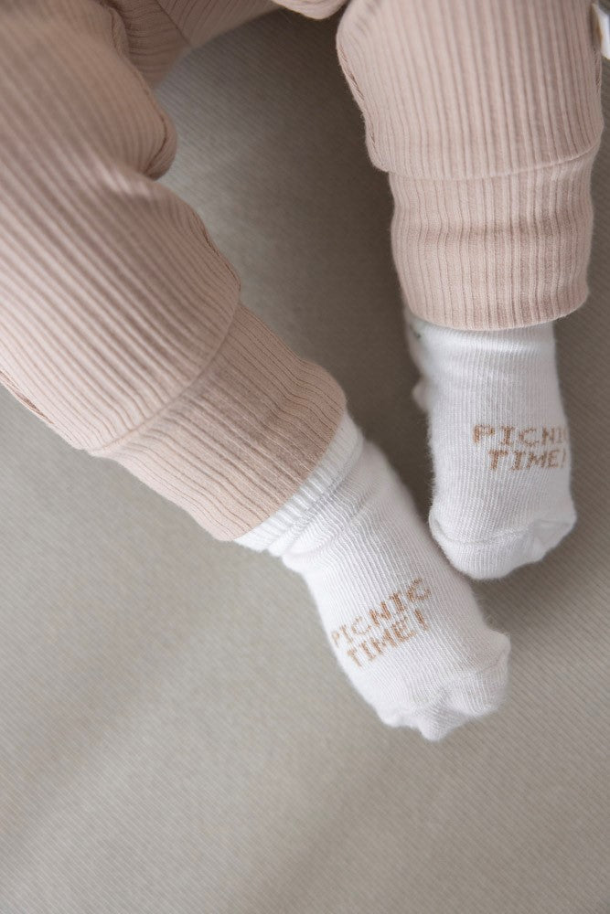 s Sokken - Picnic Party van Feetje in de kleur Offwhite in maat 50-56.