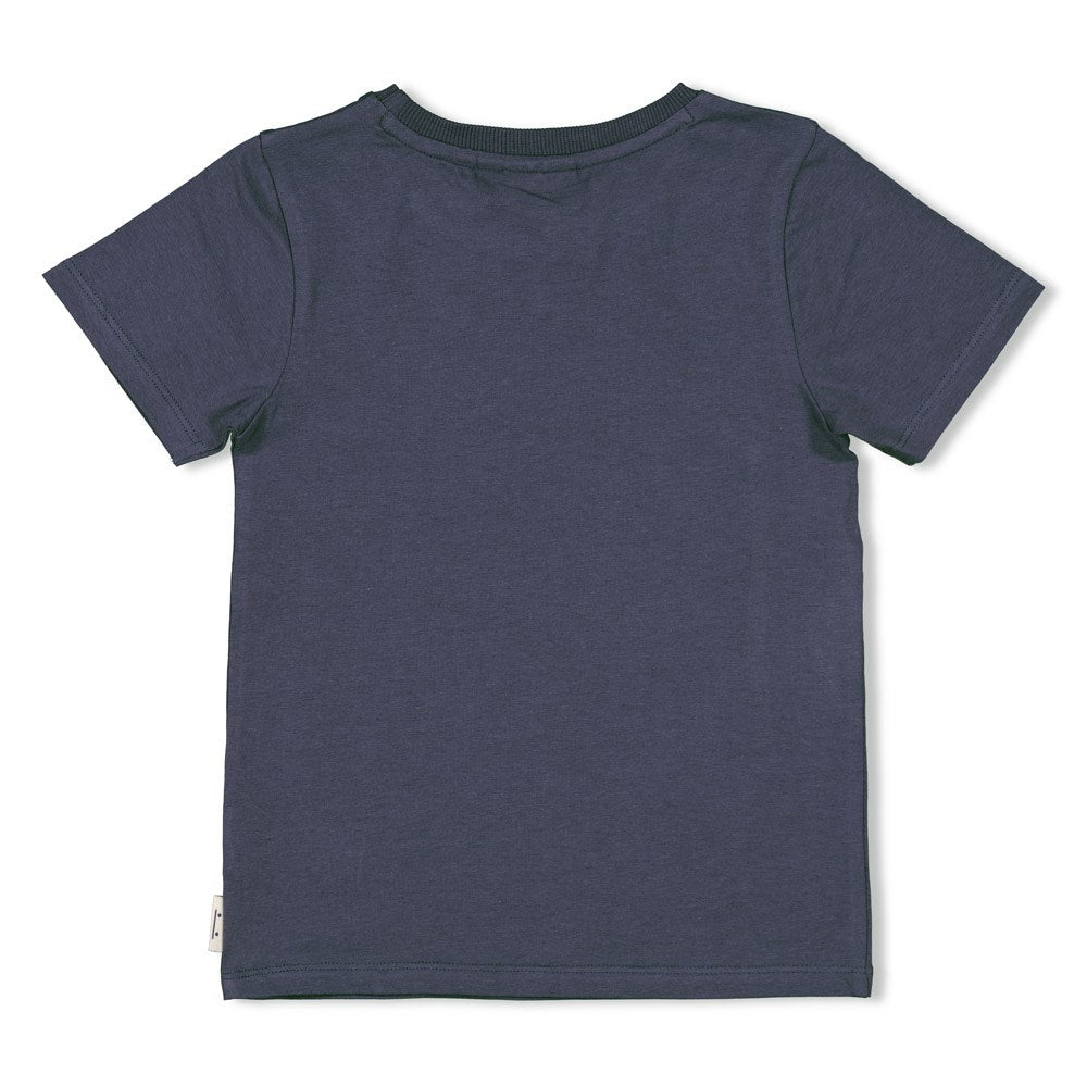 Jongens T-shirt - The Getaway van Sturdy in de kleur Indigo in maat 128.