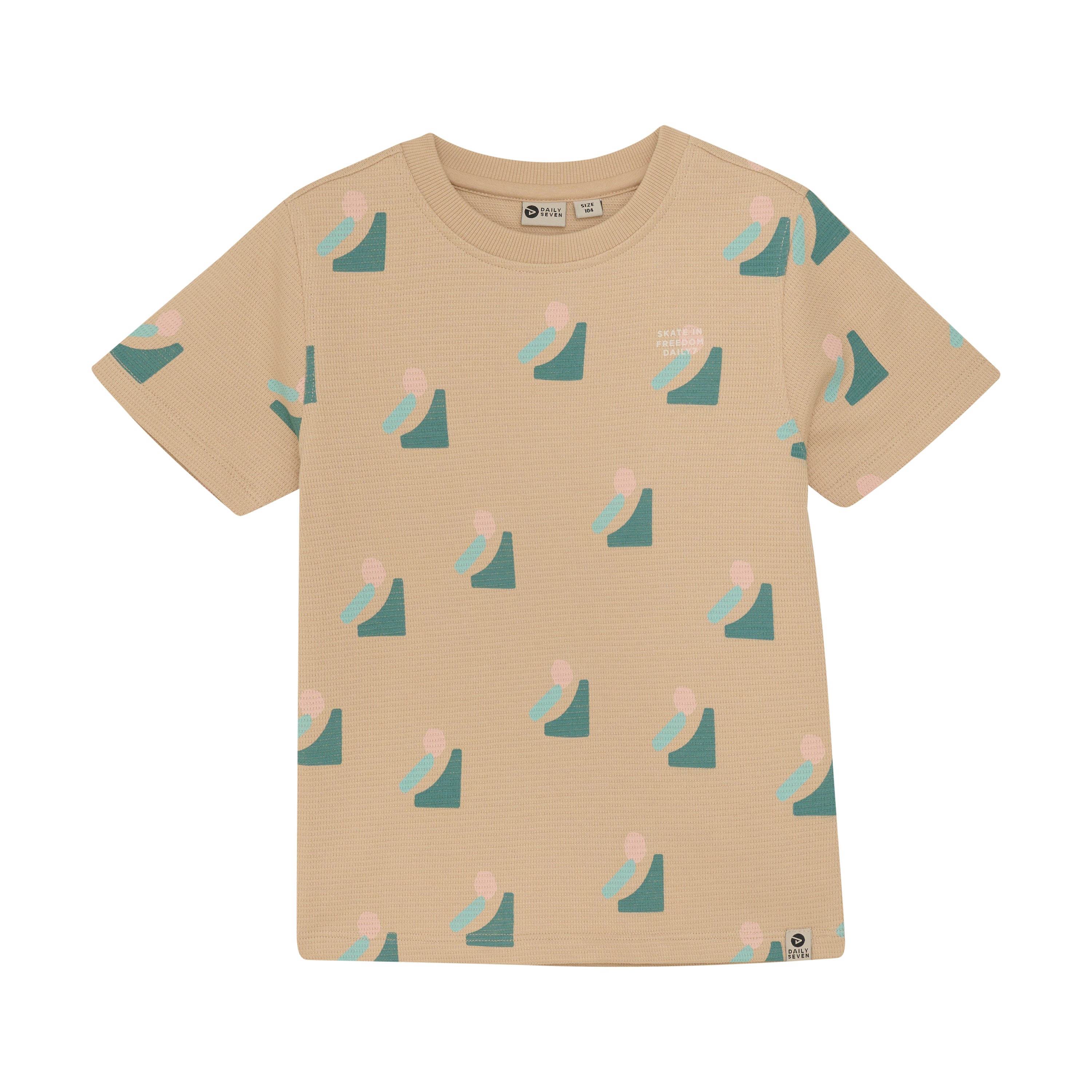 Jongens T-shirt Allover Print van Daily7 in de kleur Latte Sand in maat 128.