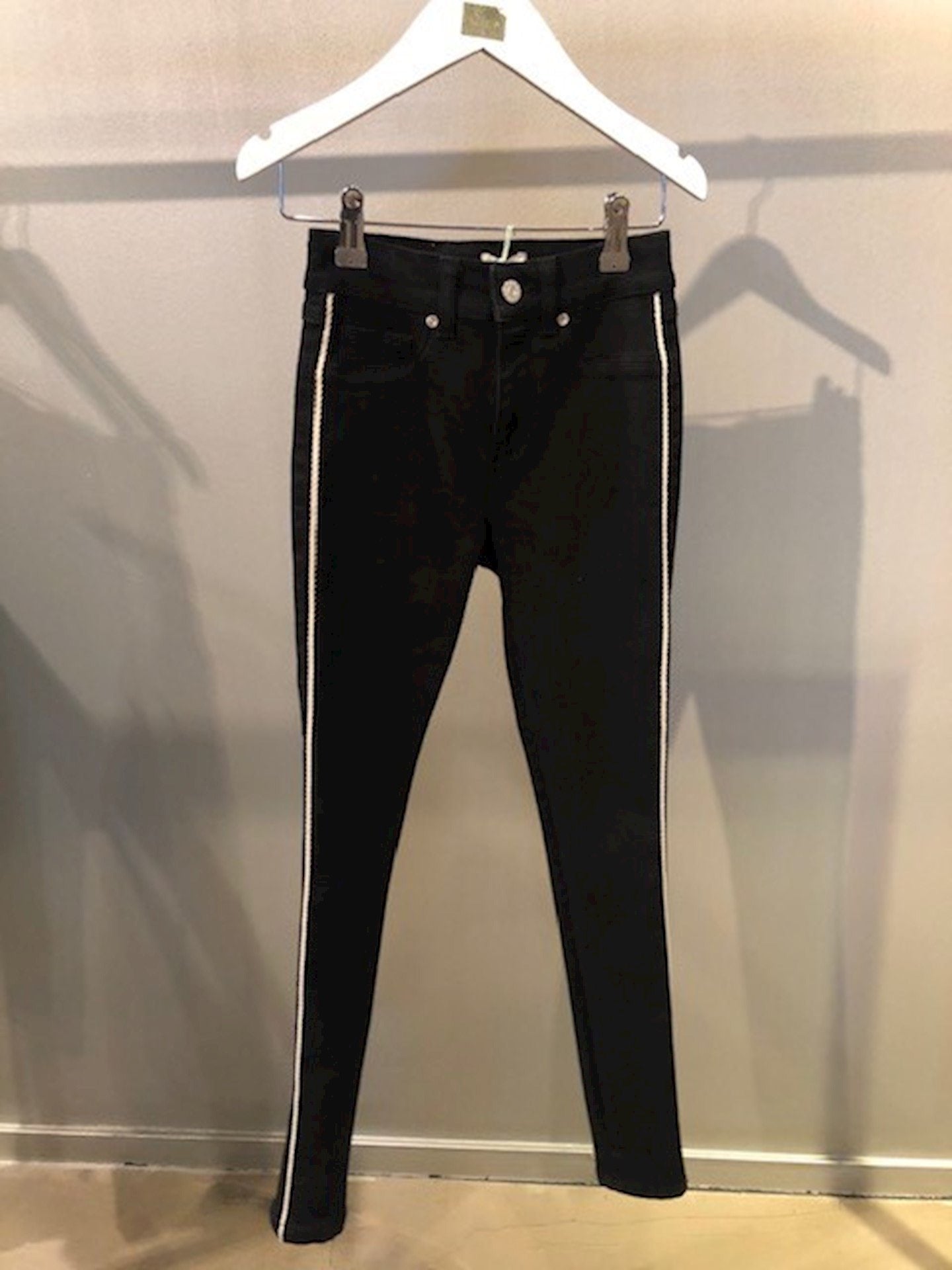 Ai & Ko Tregging Beyla CO 684 - Bubbles & Bo