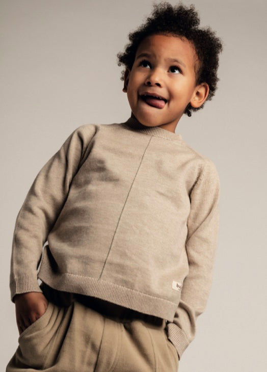 Jongens Longsleeve Orbe van Baje Studio in de kleur Sand desert in maat 134-140.