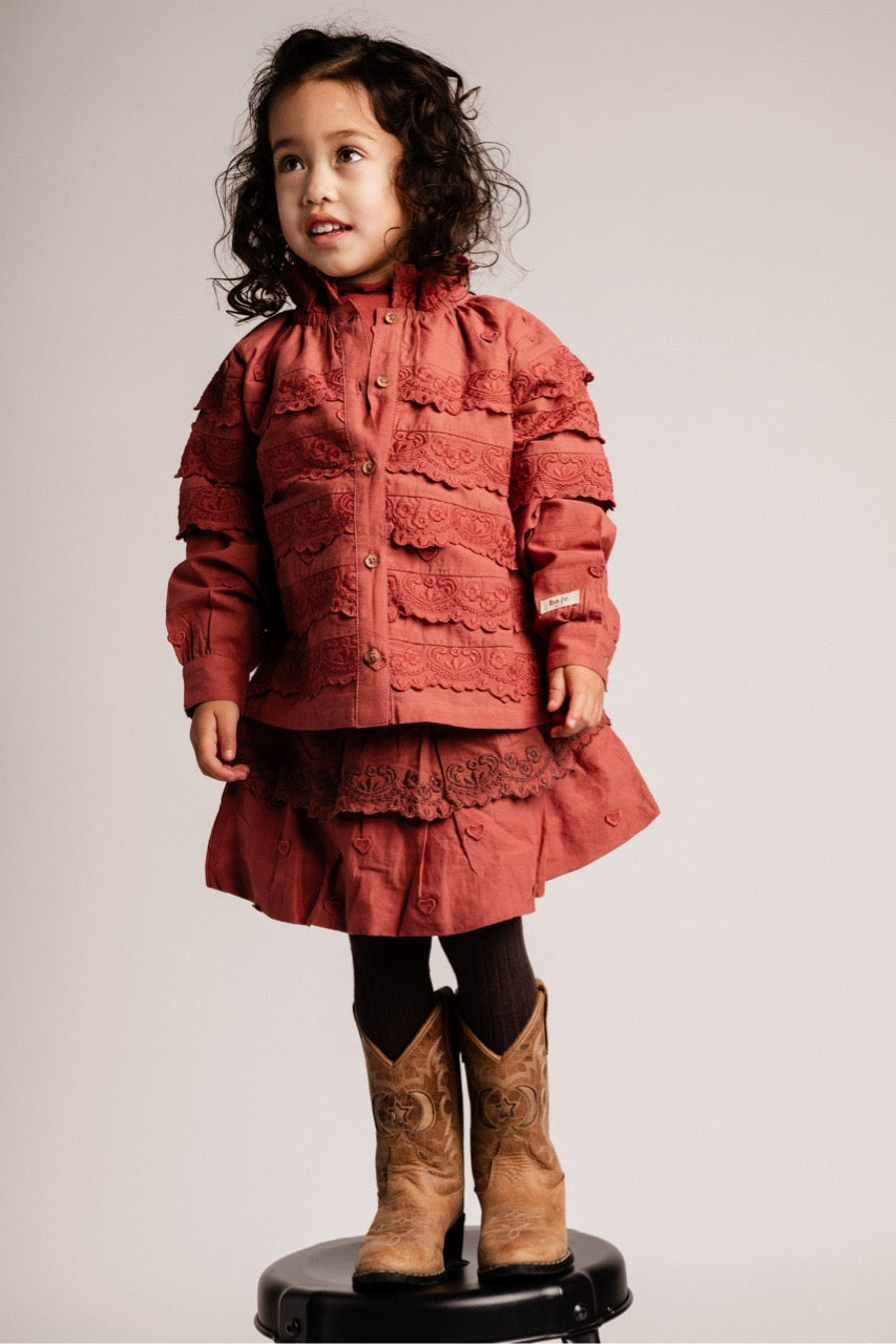 Meisjes Blouse Longsleeve Luen van Baje Studio in de kleur Red maroon in maat 134-140.