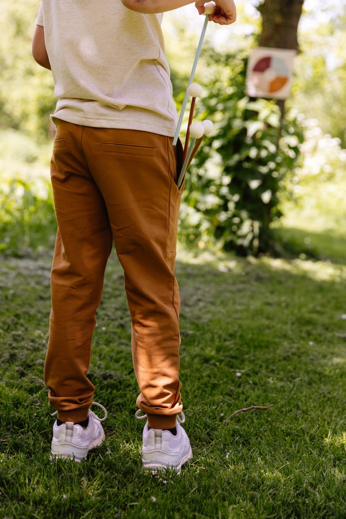 Jongens Sweatpants BJORNQS241 van Quapi in de kleur Brown in maat 122-128.