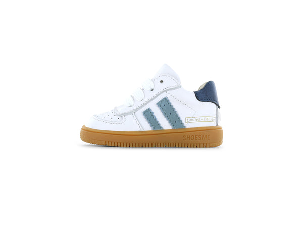 Shoesme wit-blauwe sneaker met strepen