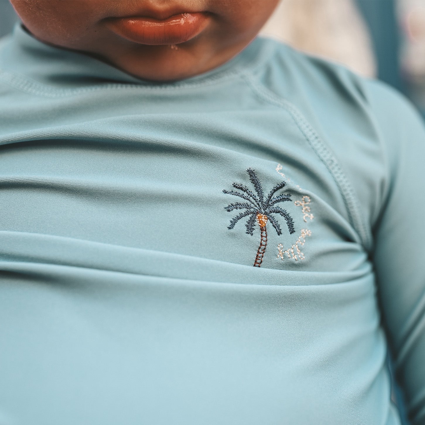 Unisexs UV Shirt Long Sleeves Solid | Sverre van Salted Stories in de kleur Dusk Blue in maat 122-128.