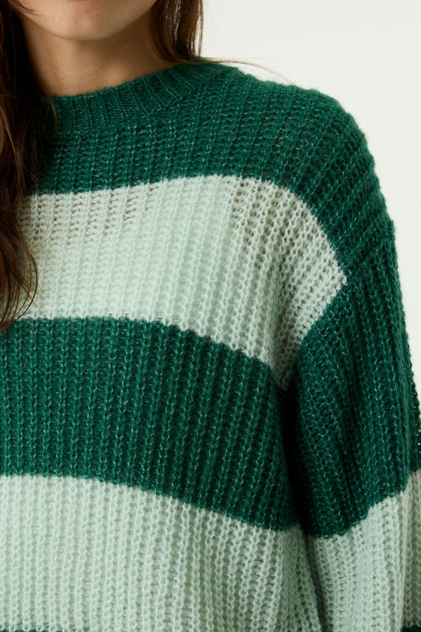 Meisjes Knitted striped sweater van Garcia in de kleur Forest leaf in maat 164-170.