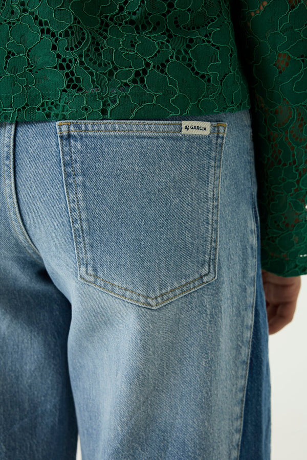 Meisjes Jeans with stripe van Garcia in de kleur Light used in maat 164.