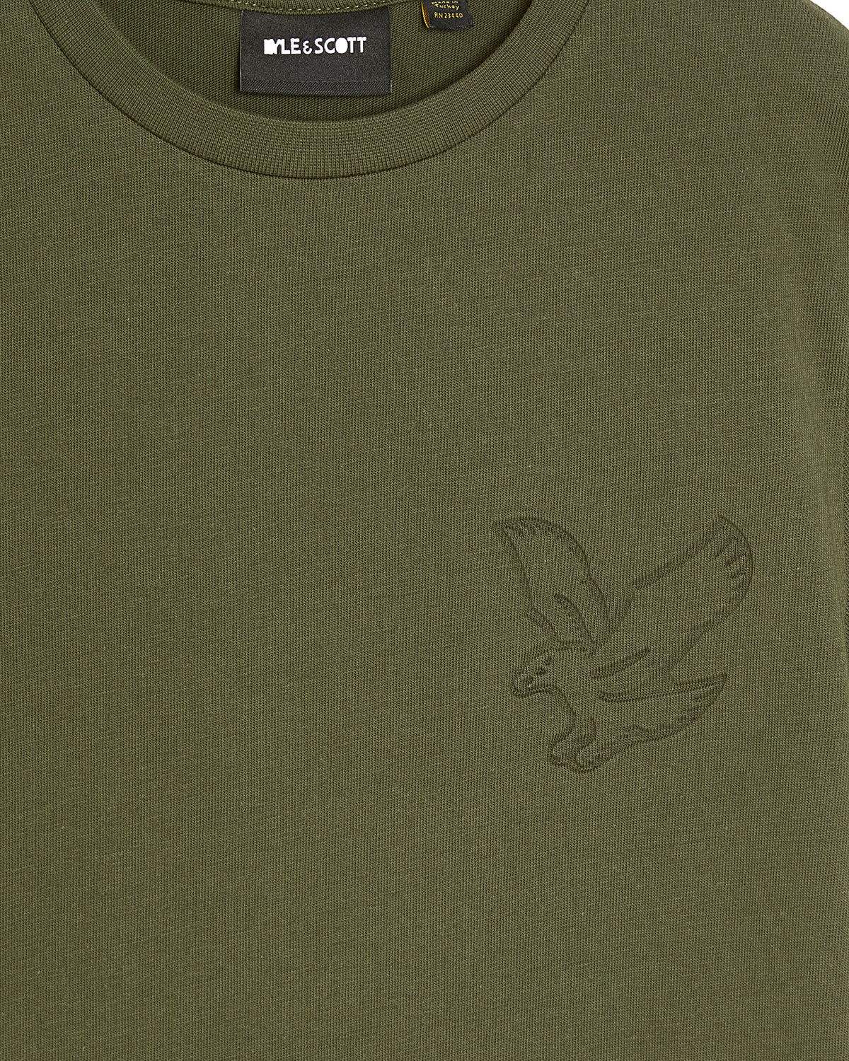 Jongens Embossed Eagle T-shirt van Lyle & Scott in de kleur X848 Deep Depths in maat 170-176.
