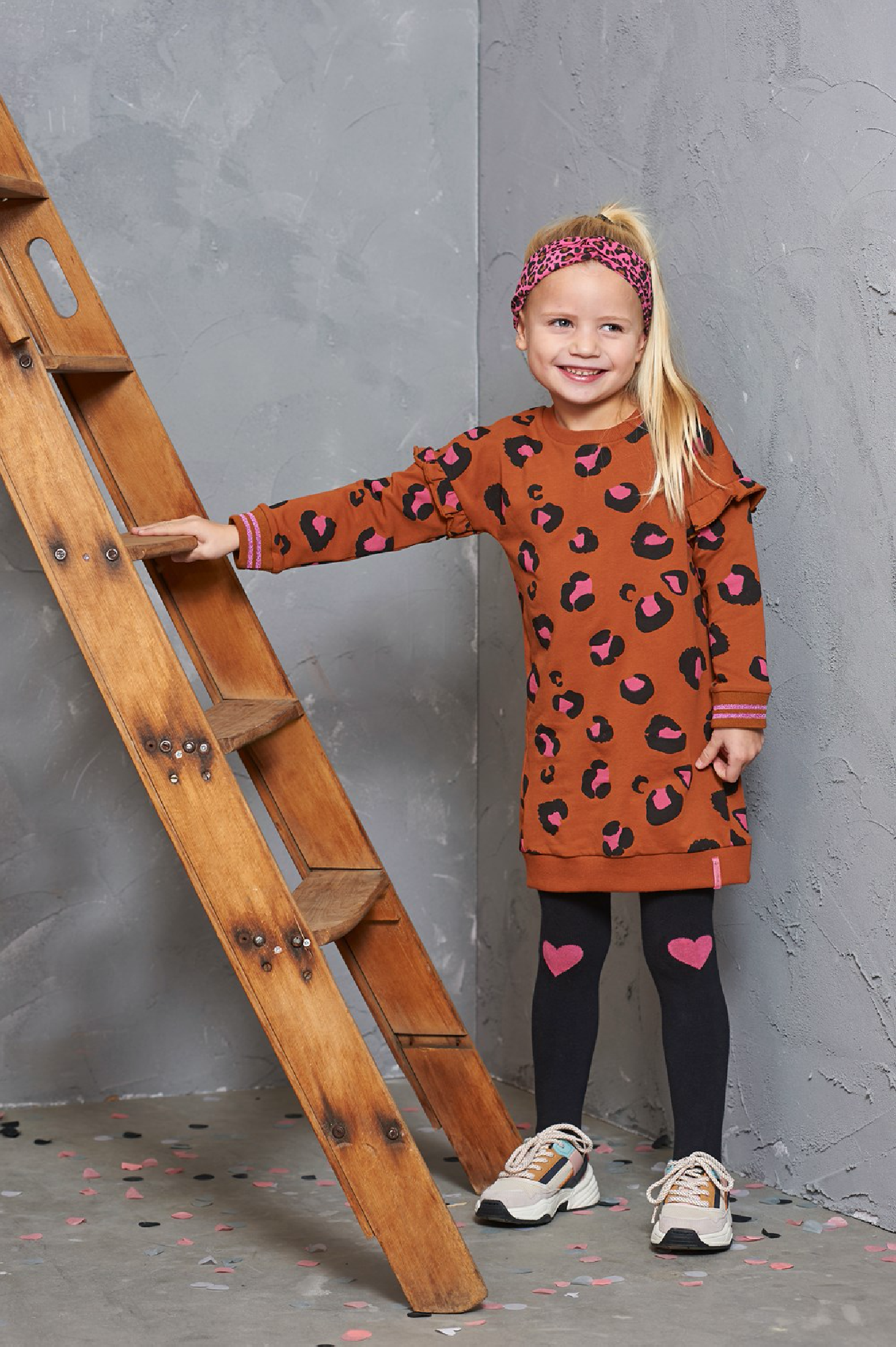 Meisjes Sweatjurk - Animal Attitude van Jubel in de kleur Bruin in maat 140.