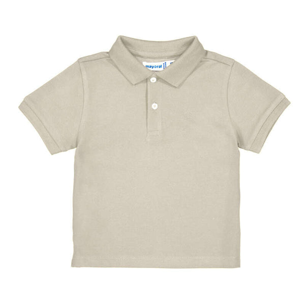 Jongens Basic s/s polo                van Mayoral in de kleur Hemp       in maat 86.