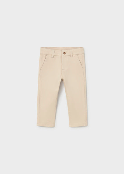 Jongens Basic chino trousers                van Mayoral in de kleur Cookie     in maat 86.