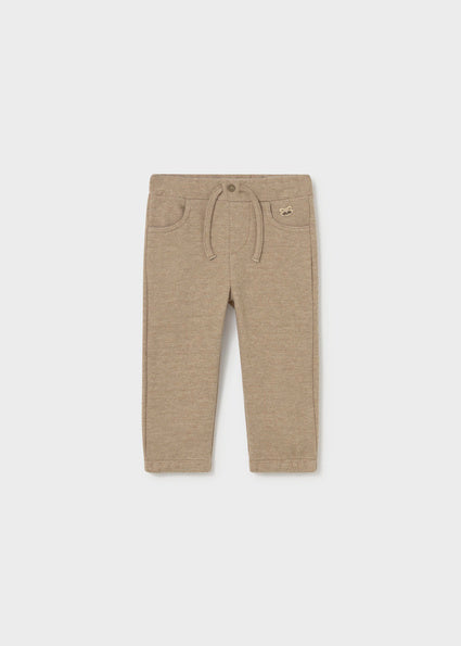 Jongens Knit pants                    van Mayoral in de kleur Truffle    in maat 86.