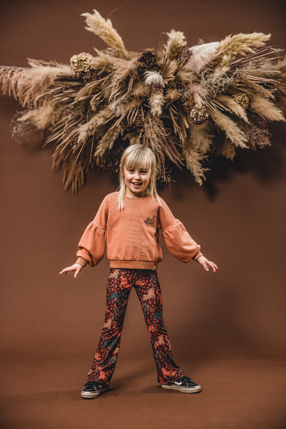 Meisjes Jungle Printed Flare Pants van LOOXS Little in de kleur Jungle Cats AO in maat 128.