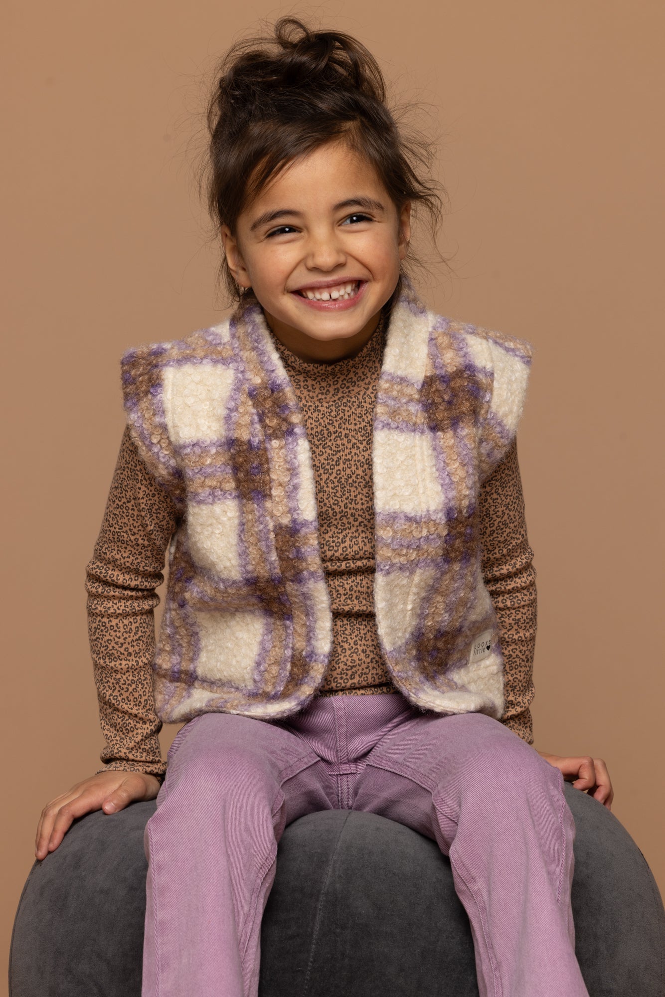 Meisjes Check Gilet van LOOXS Little in de kleur Purple check in maat 128-134.