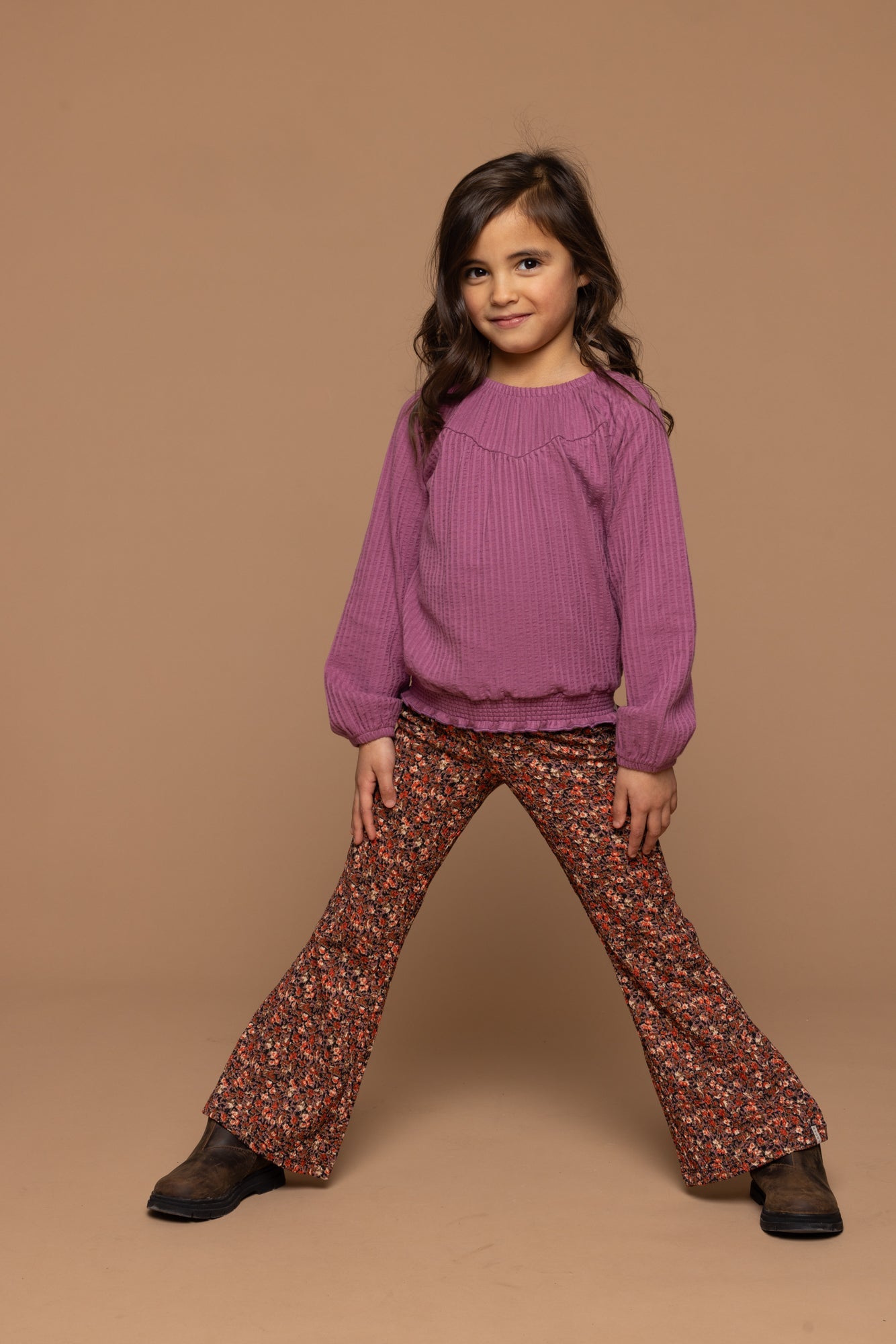 Meisjes Crinkle Flare Pants van LOOXS Little in de kleur Mini wildflower in maat 128.