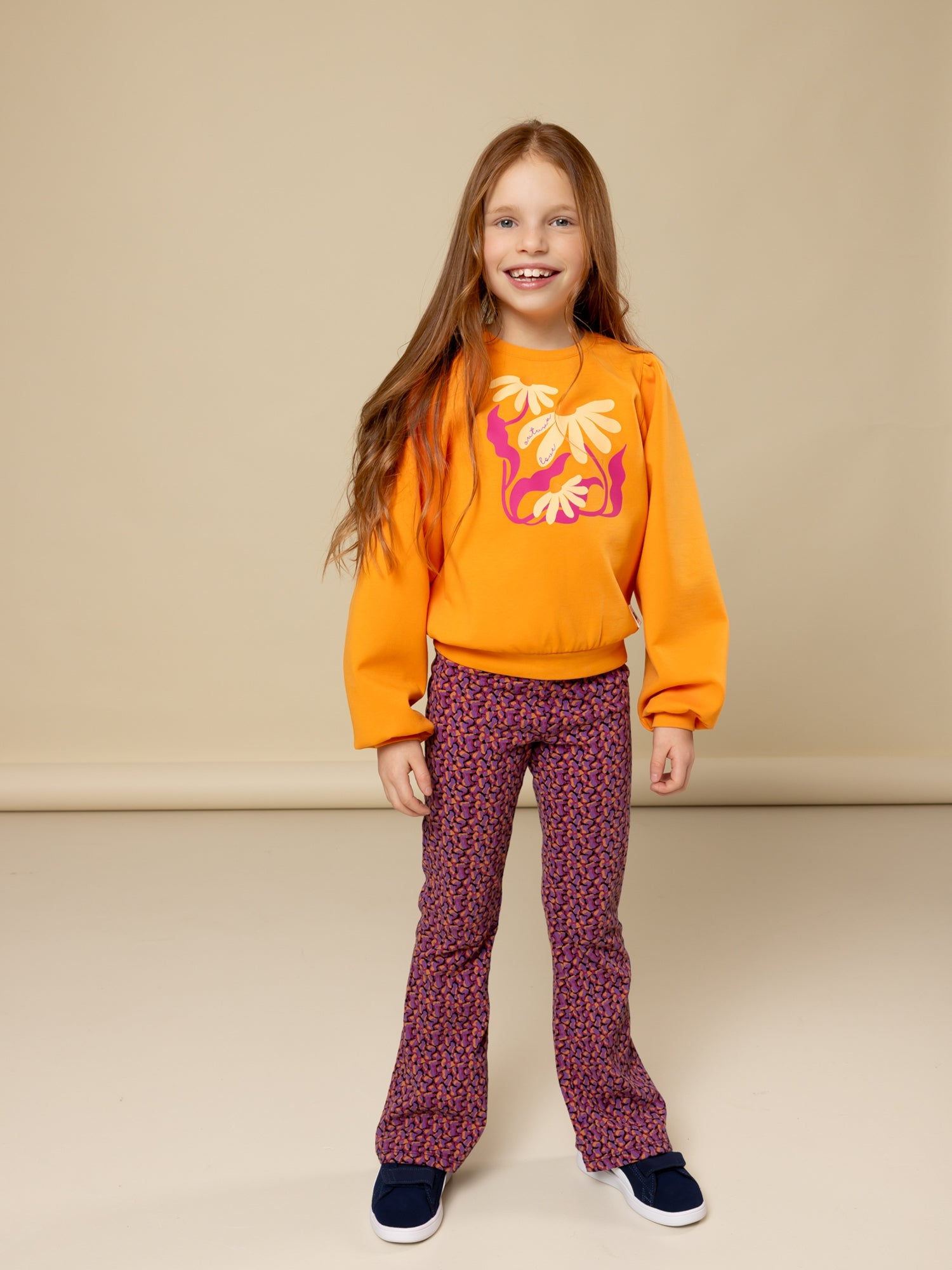 Meisjes Sporty Scuba Sweat Sweater van LOOXS Little in de kleur Bright orange in maat 128.