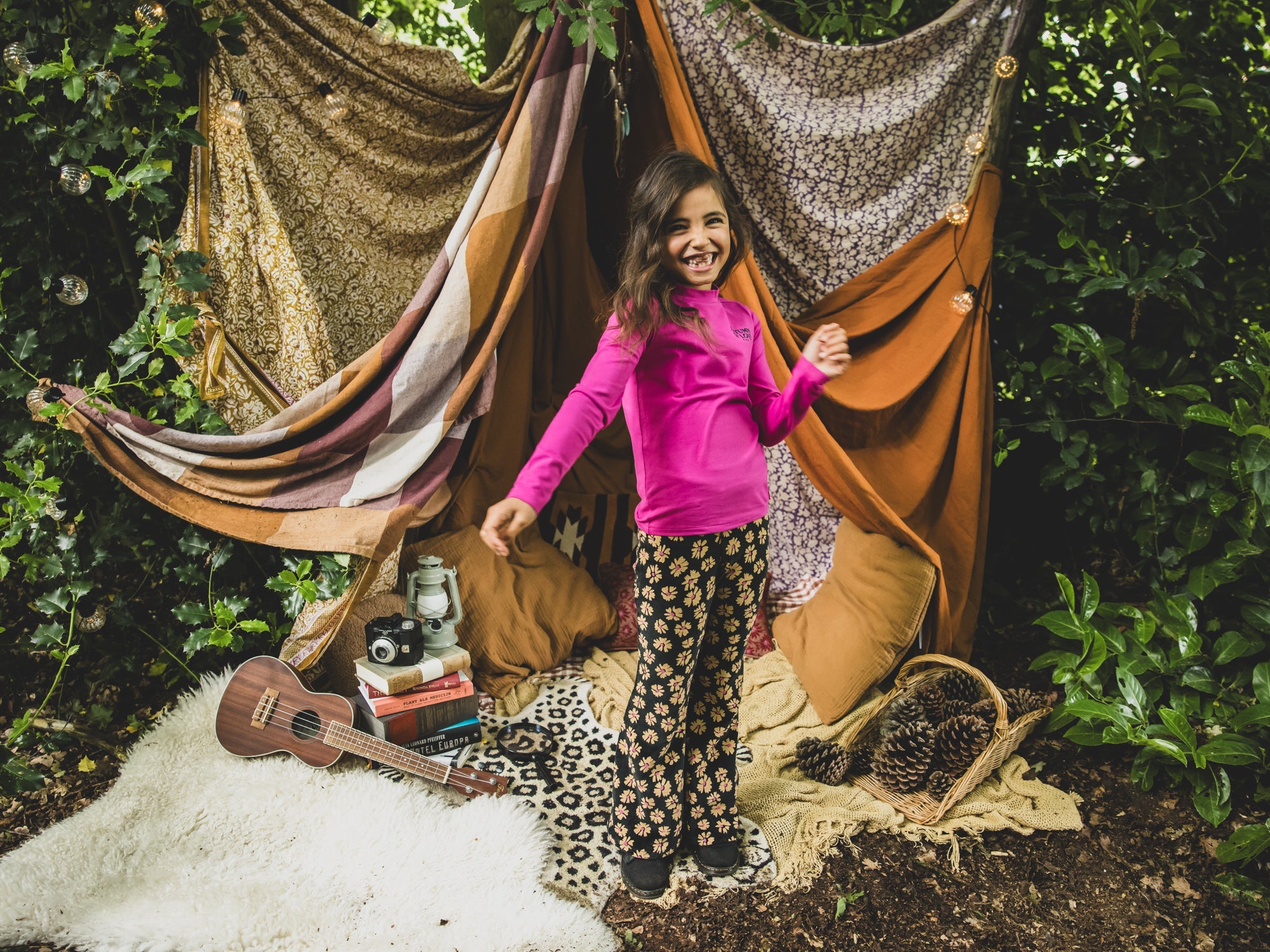 Meisjes Velvet Flaire Pants van LOOXS Little in de kleur soft winterflower in maat 128.