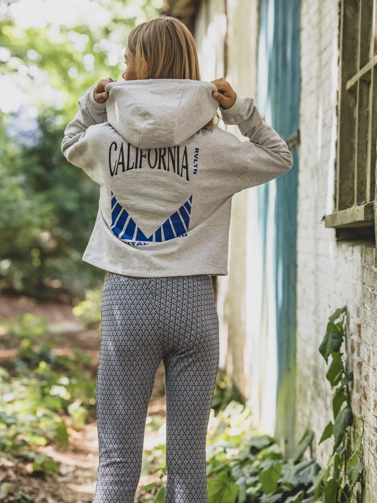 Meisjes Sweater van Looxs 10Sixteen in de kleur Snow melee in maat 170-176.