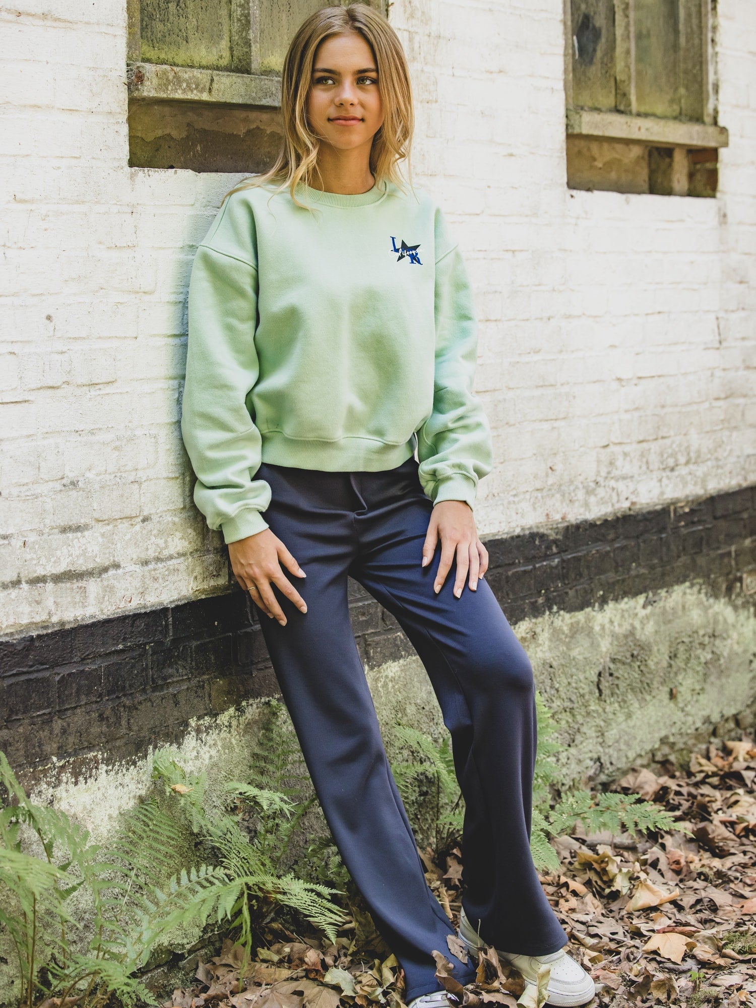 Meisjes Pants van Looxs 10Sixteen in de kleur Midnight in maat 170-176.