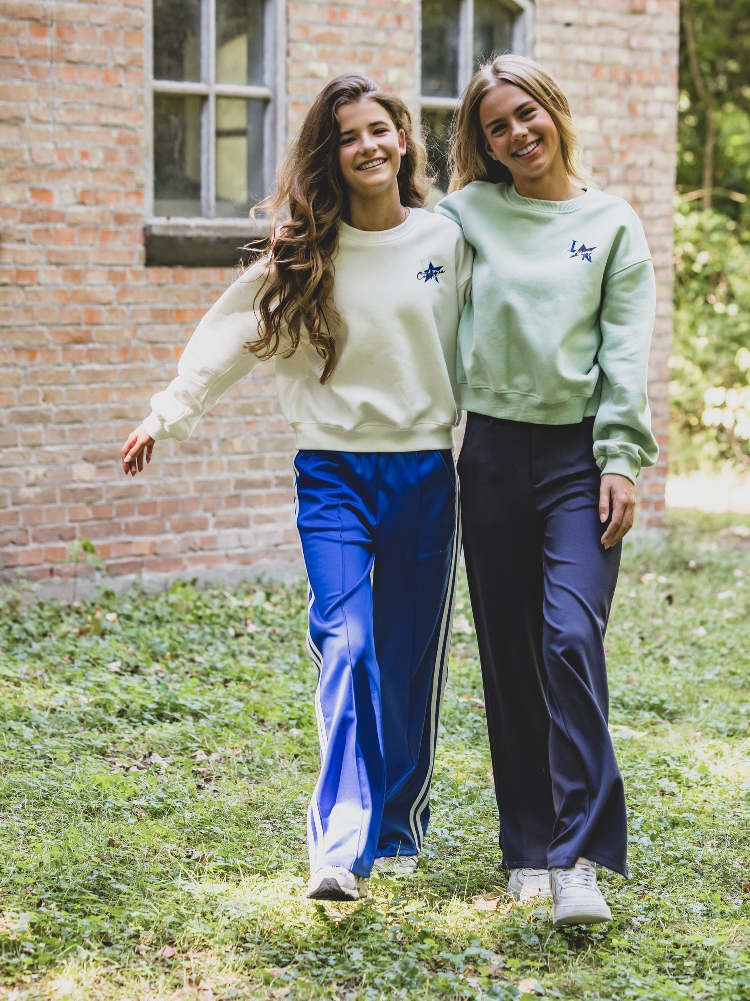 Meisjes Pants van Looxs 10Sixteen in de kleur Midnight in maat 170-176.