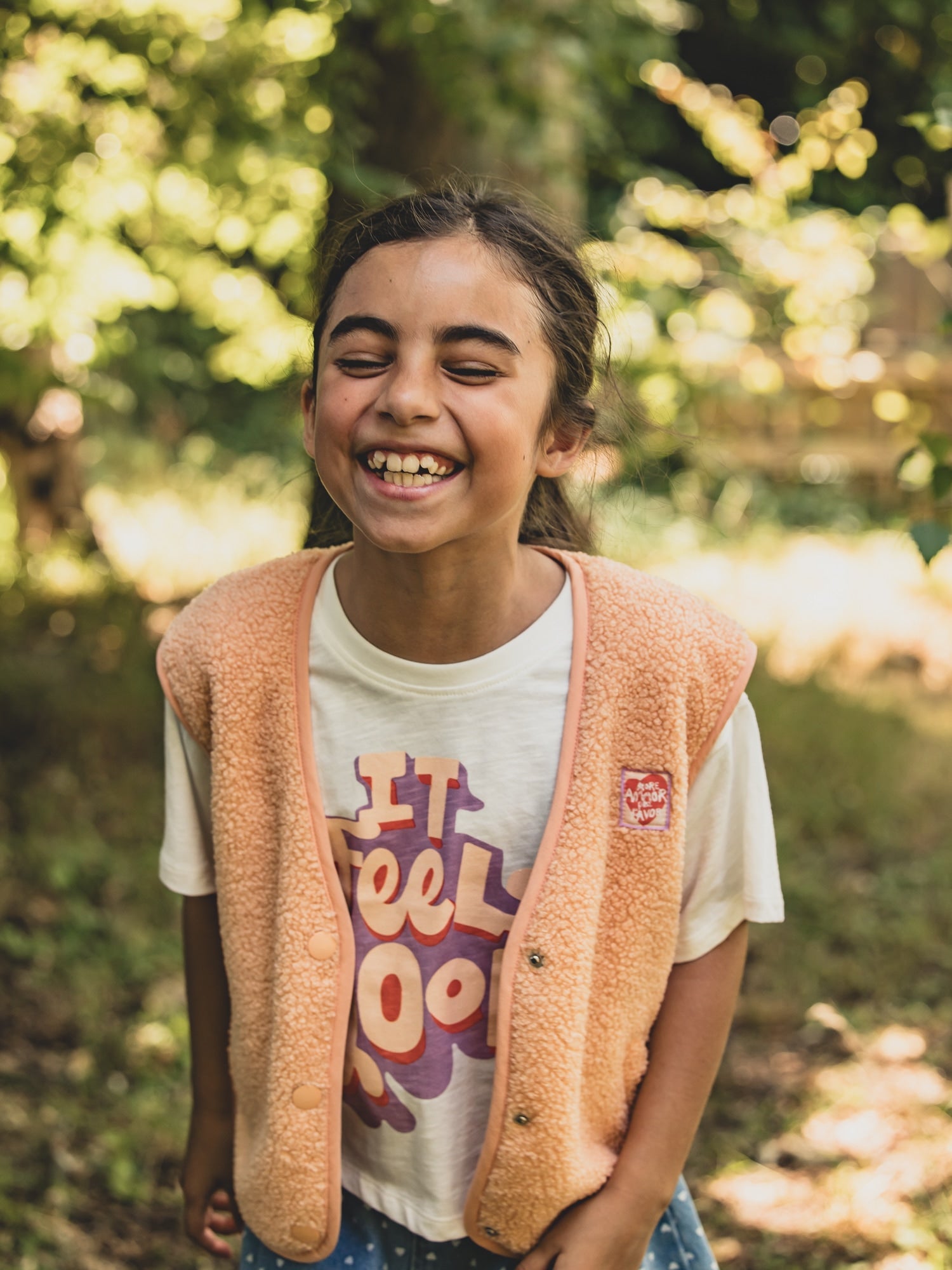 Meisjes Teddy gilet van LOOXS Little in de kleur Soft apricot in maat 128-134.