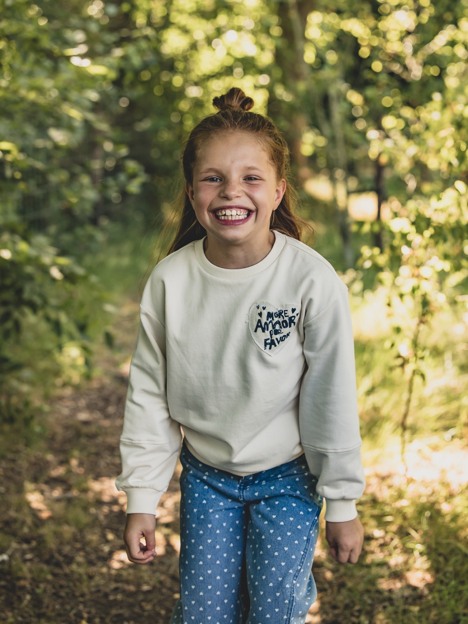 Meisjes Heart denim wideleg van LOOXS Little in de kleur Denim Hearts in maat 128.