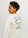 Jongens JORBROOKLYN GRAPHIC SWEAT CREW NEC JNR van Jack & Jones Junior in de kleur Antique White VOLUME in maat 176.