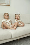 Unisexs Cosy Crumbs - Premium Summerwear by Feetje van Feetje in de kleur Offwhite in maat 122.