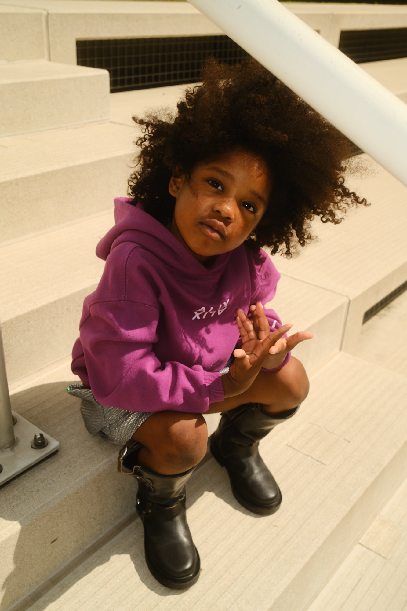 Meisjes Hooded Sweater van ALIX Mini in de kleur Purple magic in maat 158-164.