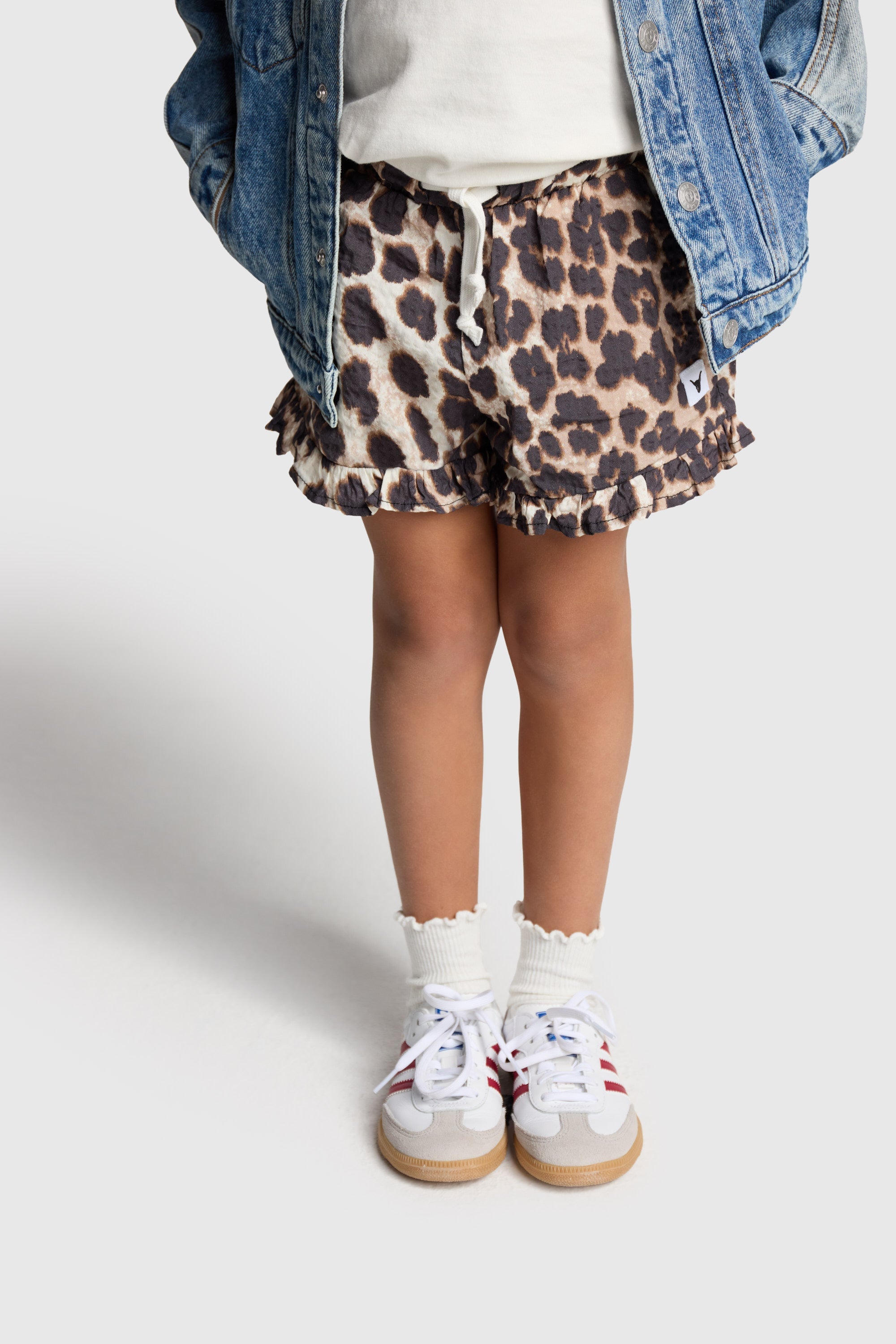 Meisjes woven animal shorts with ruffles van ALIX Mini in de kleur animal in maat 158-164.