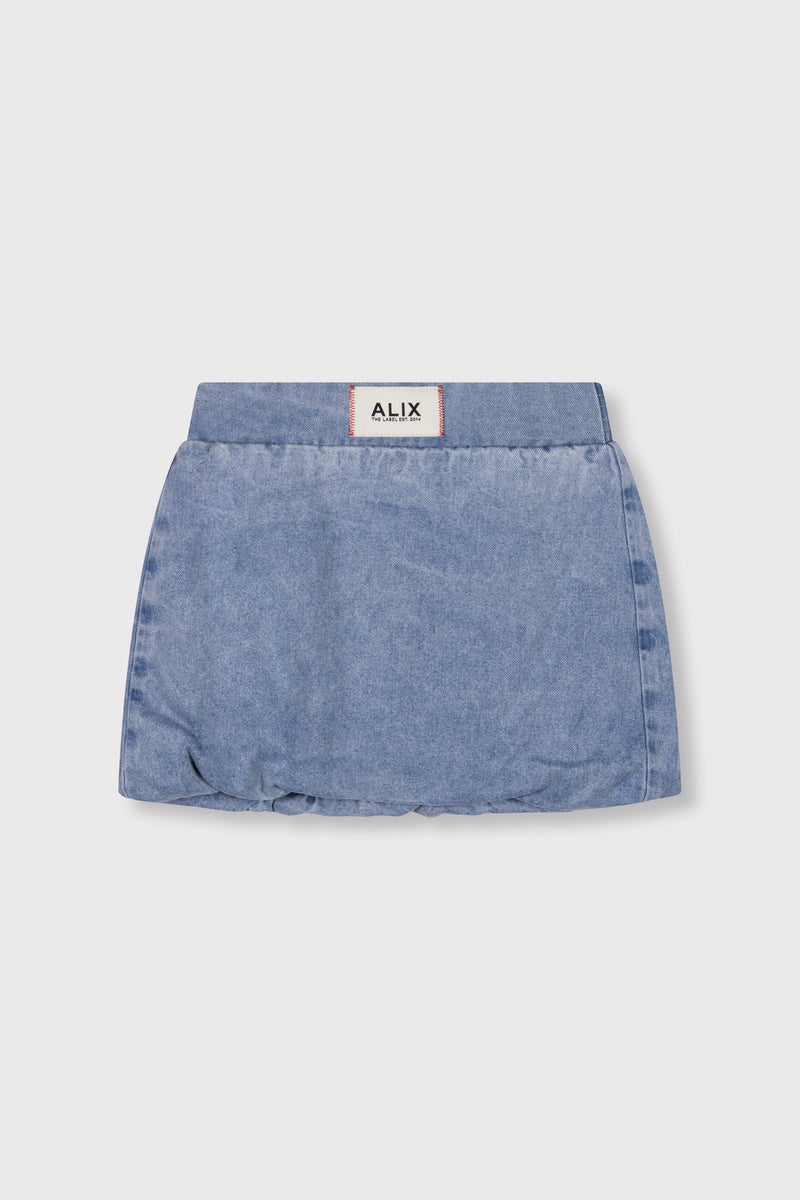 Meisjes woven denim balloon skirt van ALIX Mini in de kleur light blue denim in maat 158-164.