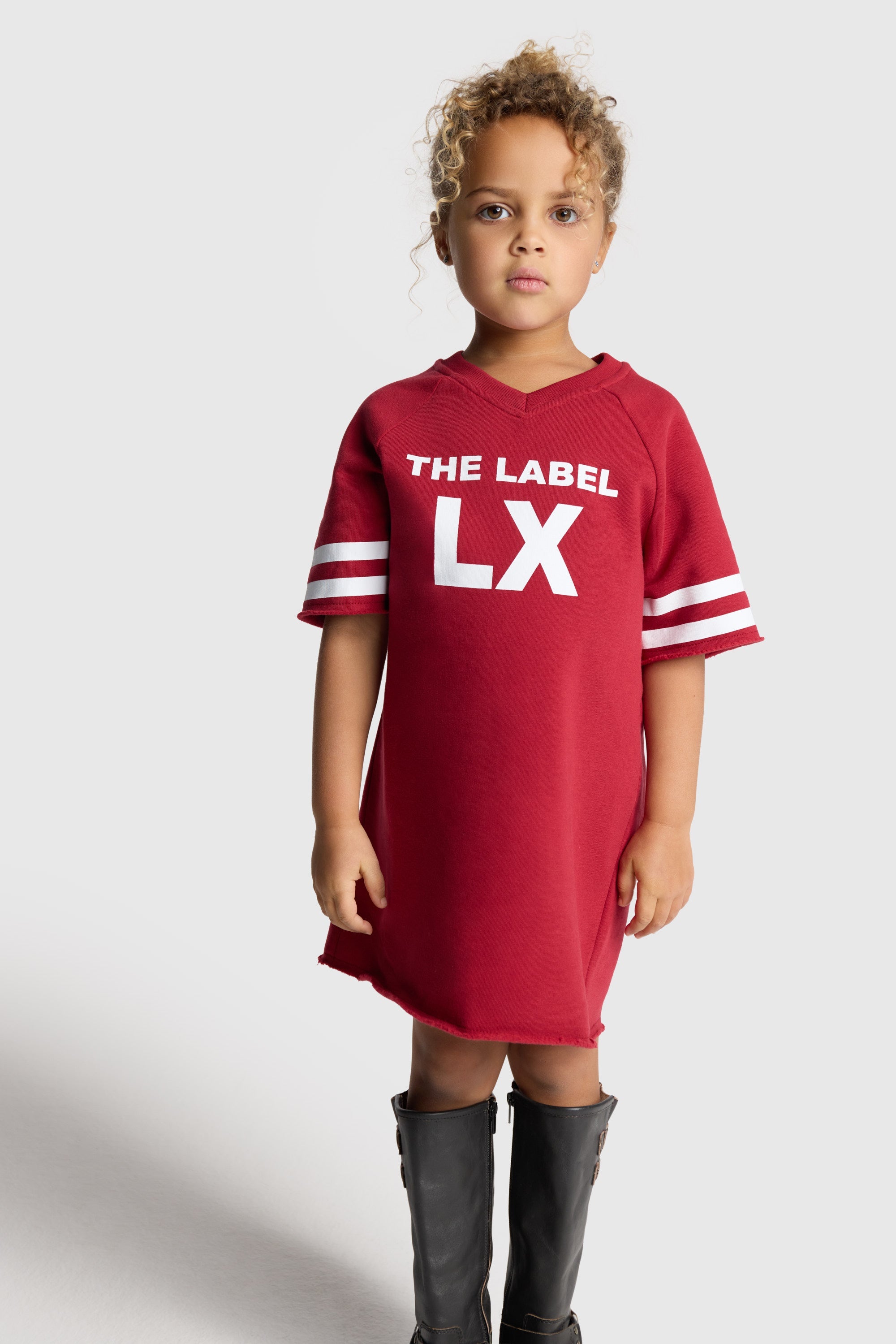 Meisjes knitted sporty sweat dress van ALIX Mini in de kleur cerise in maat 158-164.