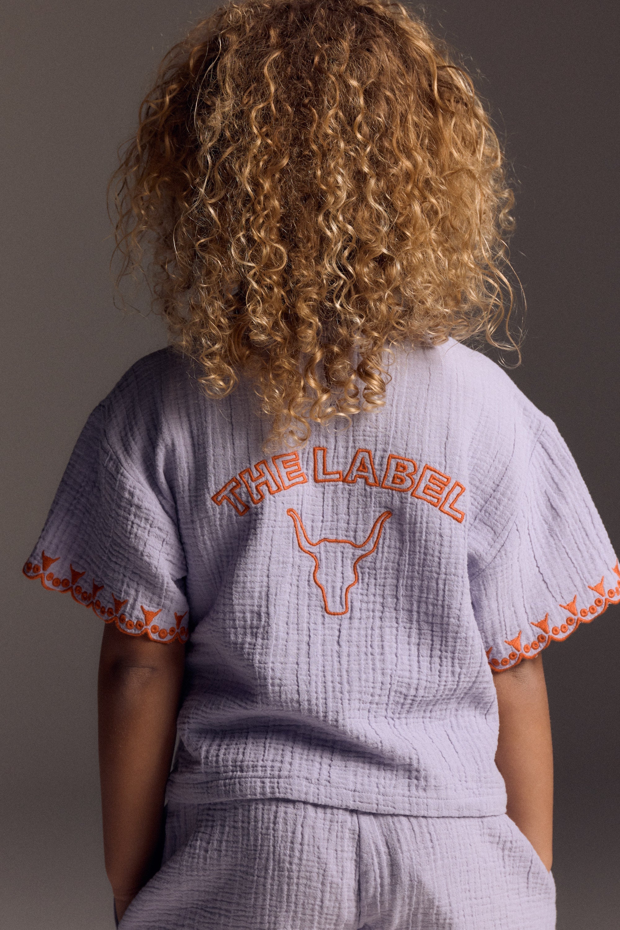 Meisjes woven embroidered sleeves top van ALIX Mini in de kleur lilac in maat 158-164.