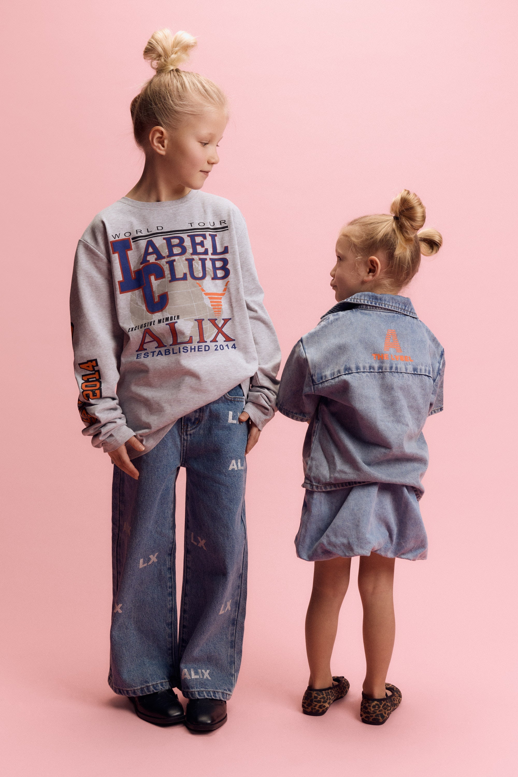 Meisjes woven short sleeve denim blouse van  in de kleur light blue denim in maat 158-164.