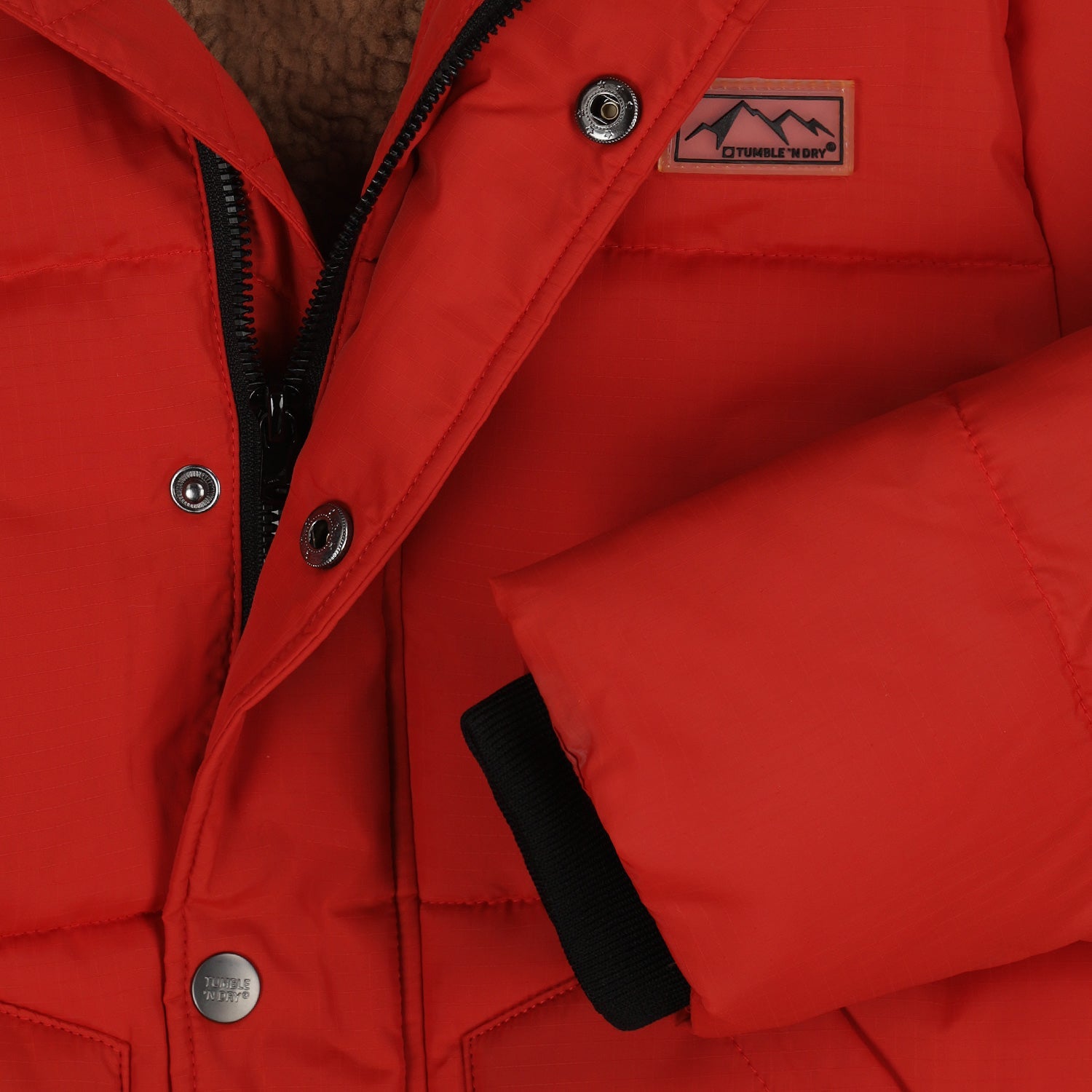 Jongens TND Jacket Brunswick van Tumble 'n Dry in de kleur ketchup in maat 128.