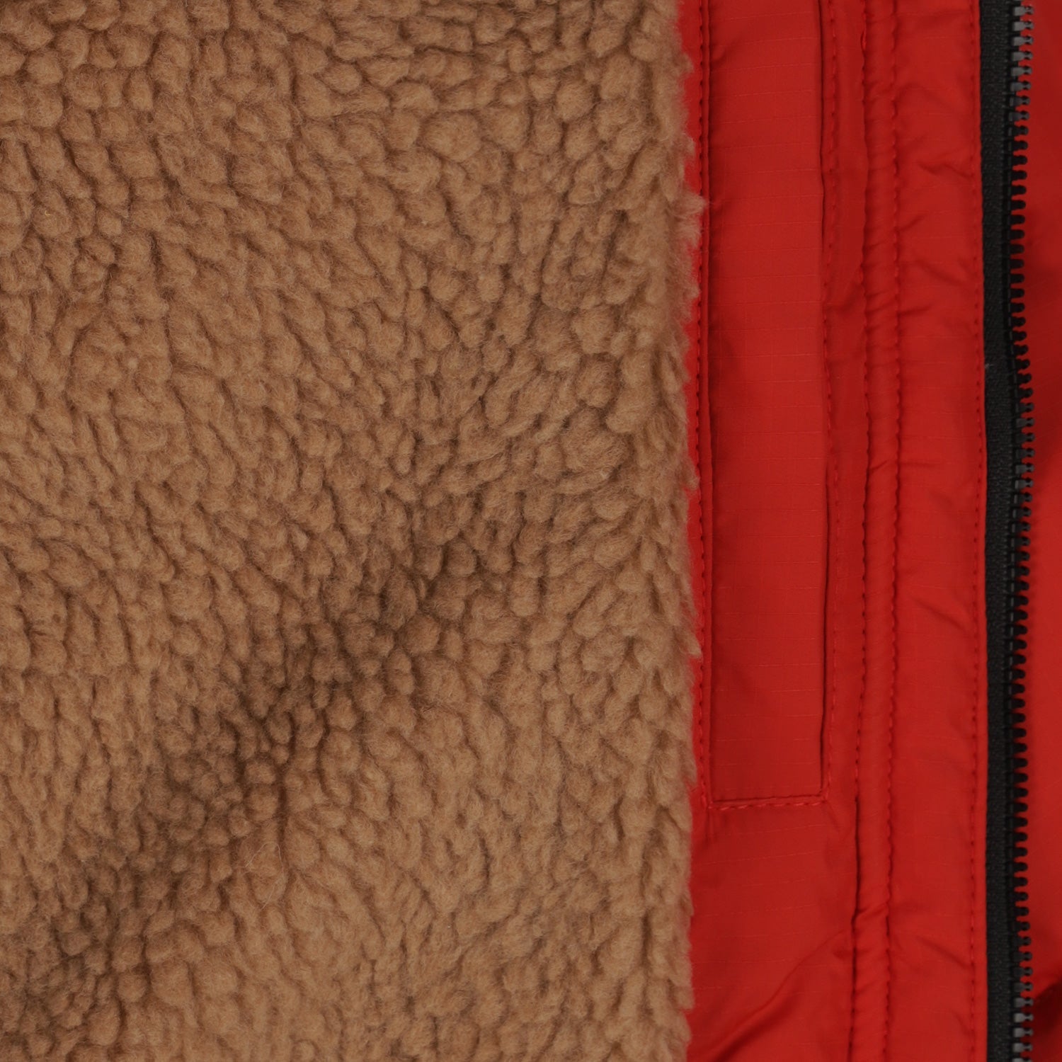 Jongens TND Jacket Brunswick van Tumble 'n Dry in de kleur ketchup in maat 128.