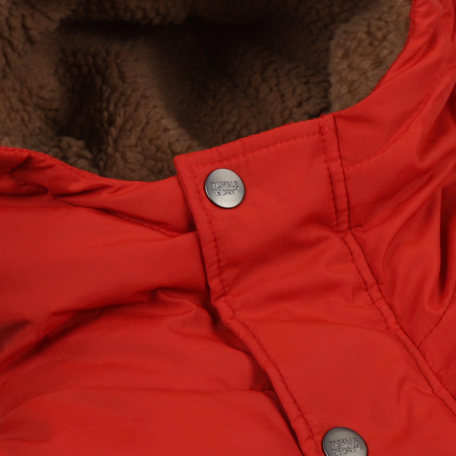 Jongens TND Jacket Brunswick van Tumble 'n Dry in de kleur ketchup in maat 128.