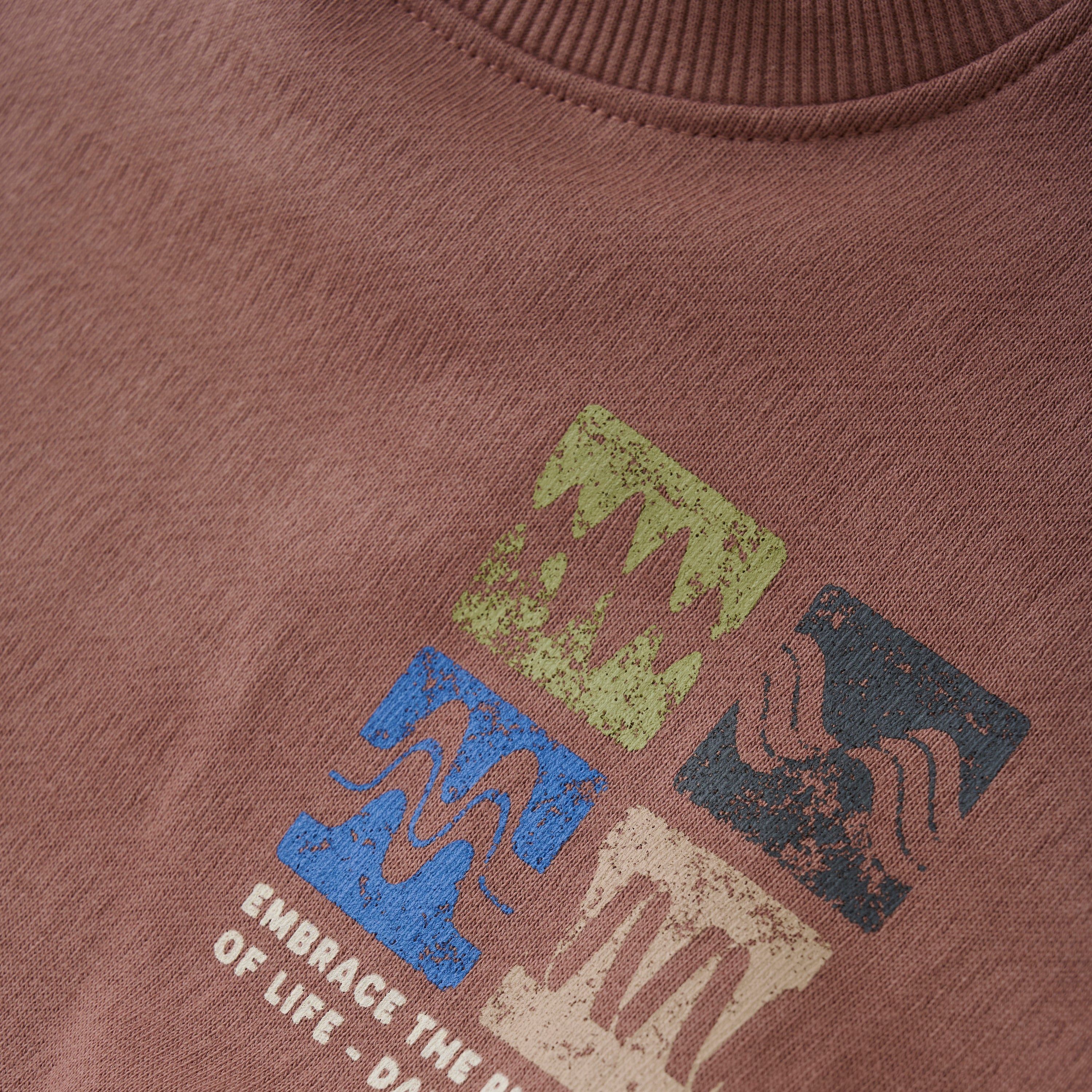 Jongens Oversized Sweater Artwork van Daily7 in de kleur Burlwood  in maat 128.