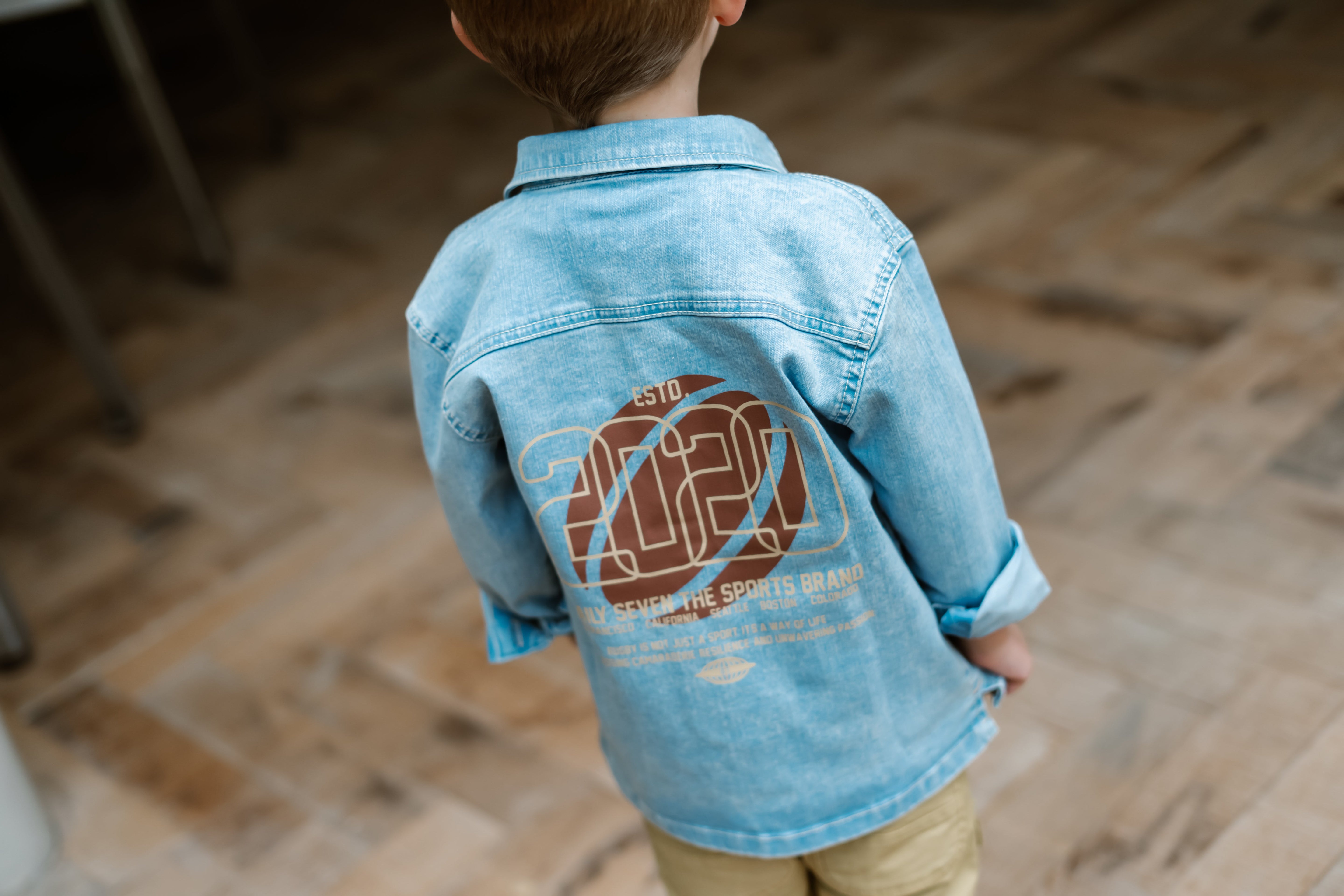 Jongens Denim Shirt Backprint van Daily7 in de kleur Denim in maat 128.