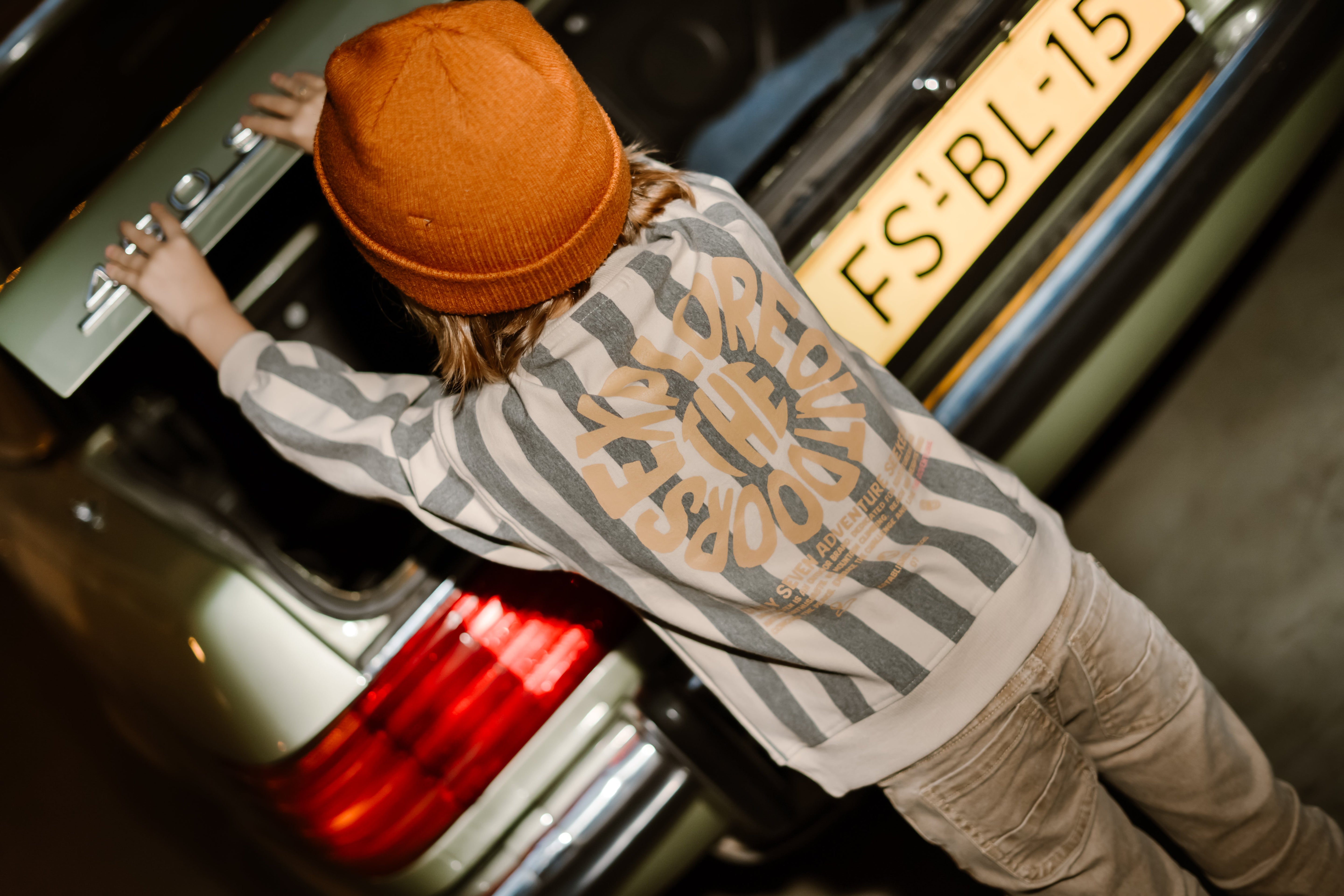 Jongens Oversized Sweater Stripe van Daily7 in de kleur Sandshell in maat 128.