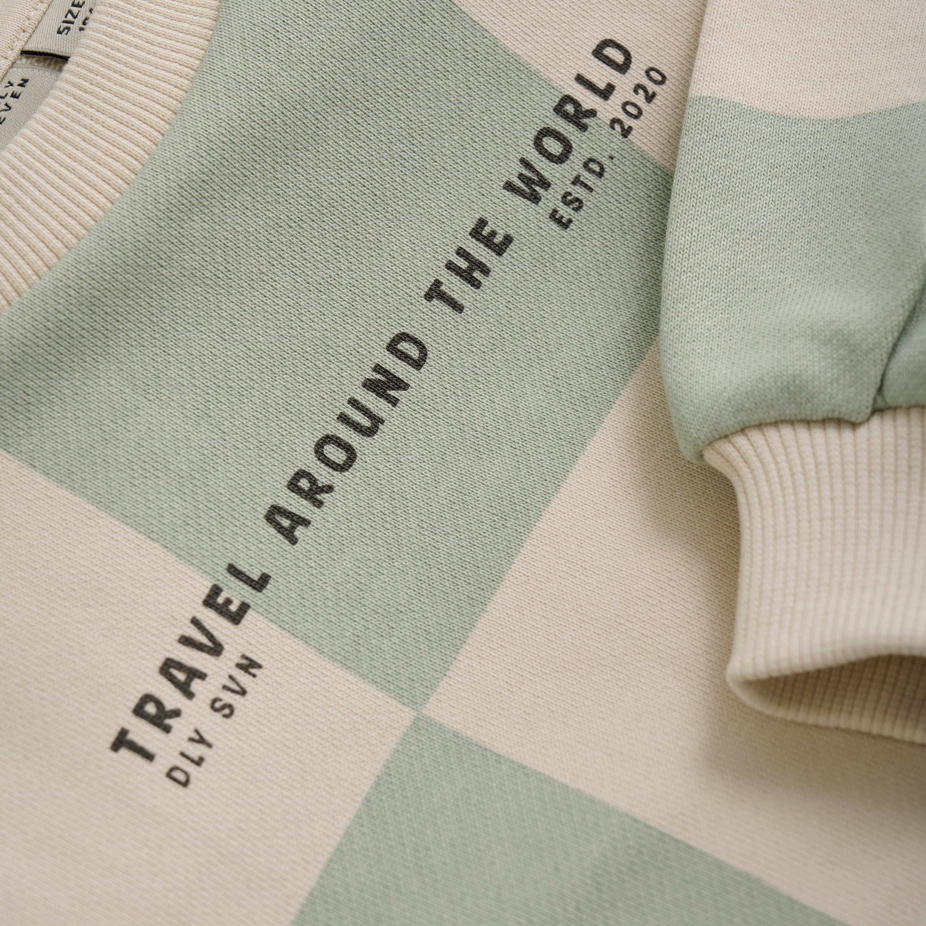 Jongens Oversized Sweater Check Print van Daily7 in de kleur Cool Mint in maat 128.