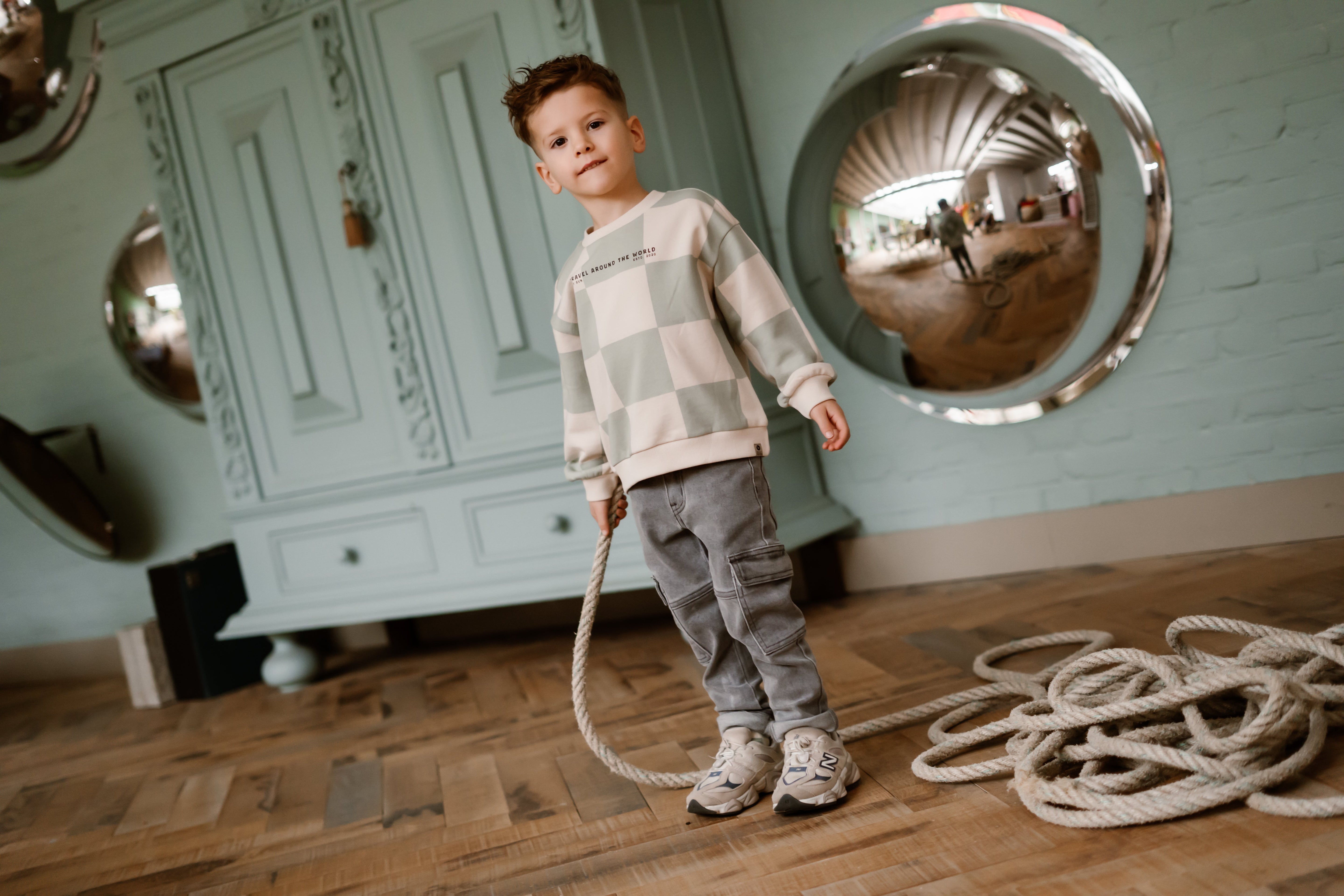 Jongens Oversized Sweater Check Print van Daily7 in de kleur Cool Mint in maat 128.