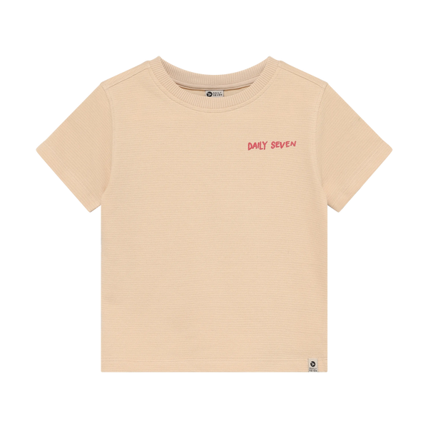 Jongens T-shirt Backprint van Daily7 in de kleur Latte Sand in maat 128.