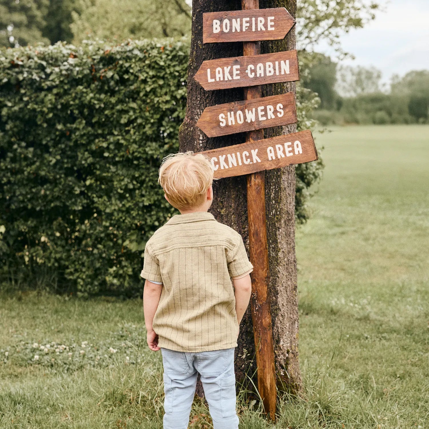 Jongens Shirt Small Stripe van Daily7 in de kleur Pale Olive Green in maat 128.