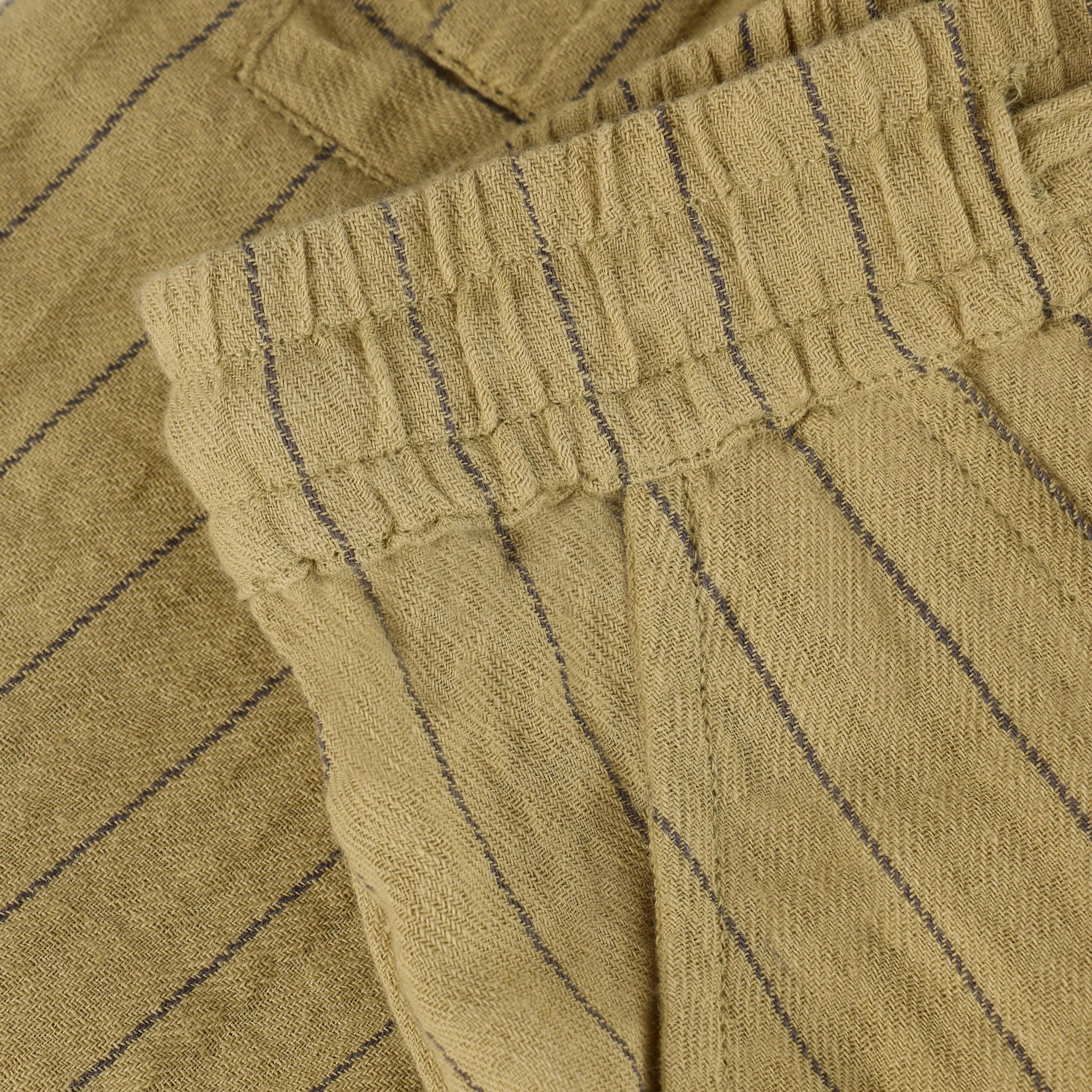 Jongens Shorts Small Stripe van Daily7 in de kleur Pale Olive Green in maat 128.