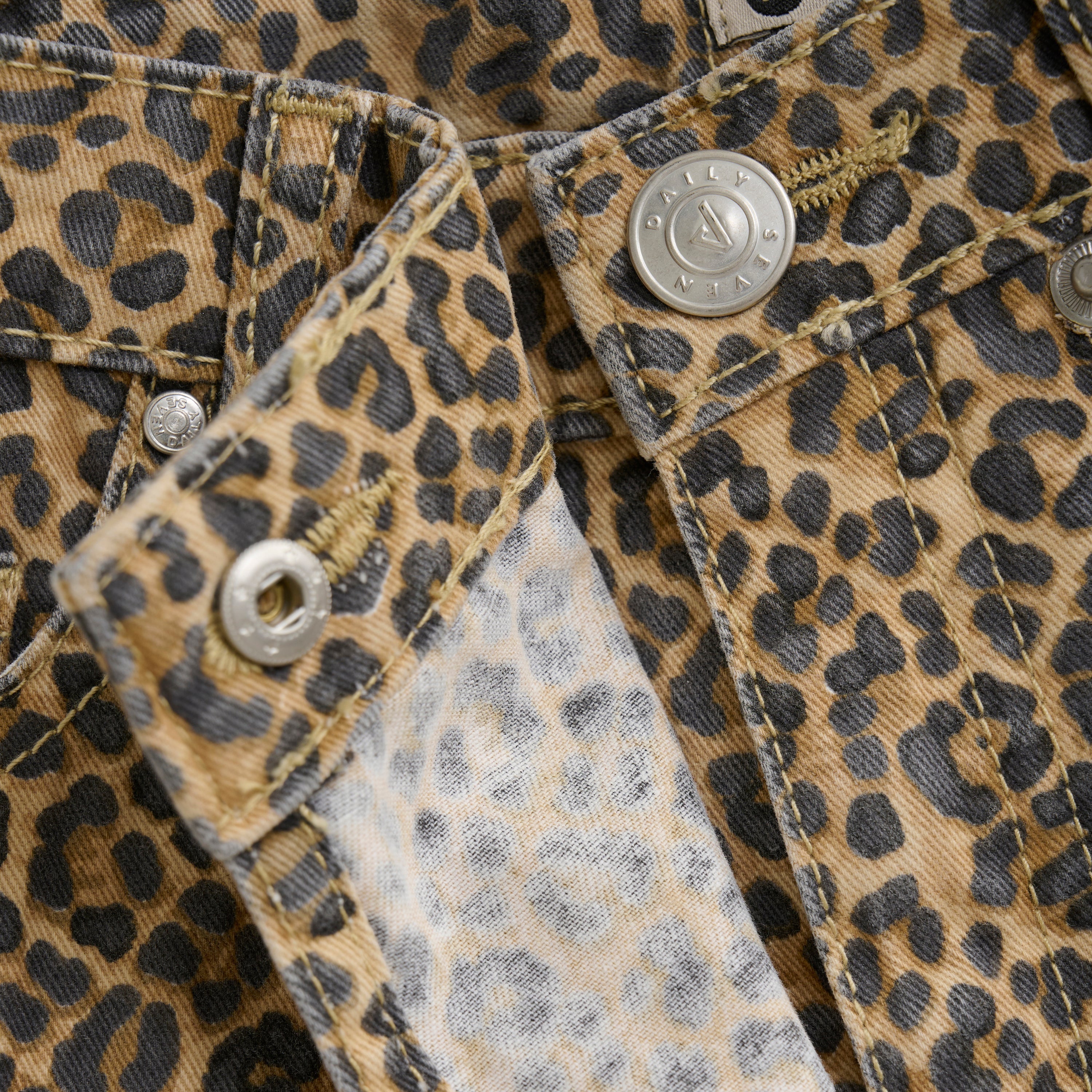 Meisjes Twill Skort Animal  van Daily7 in de kleur Latte Sand in maat 128.