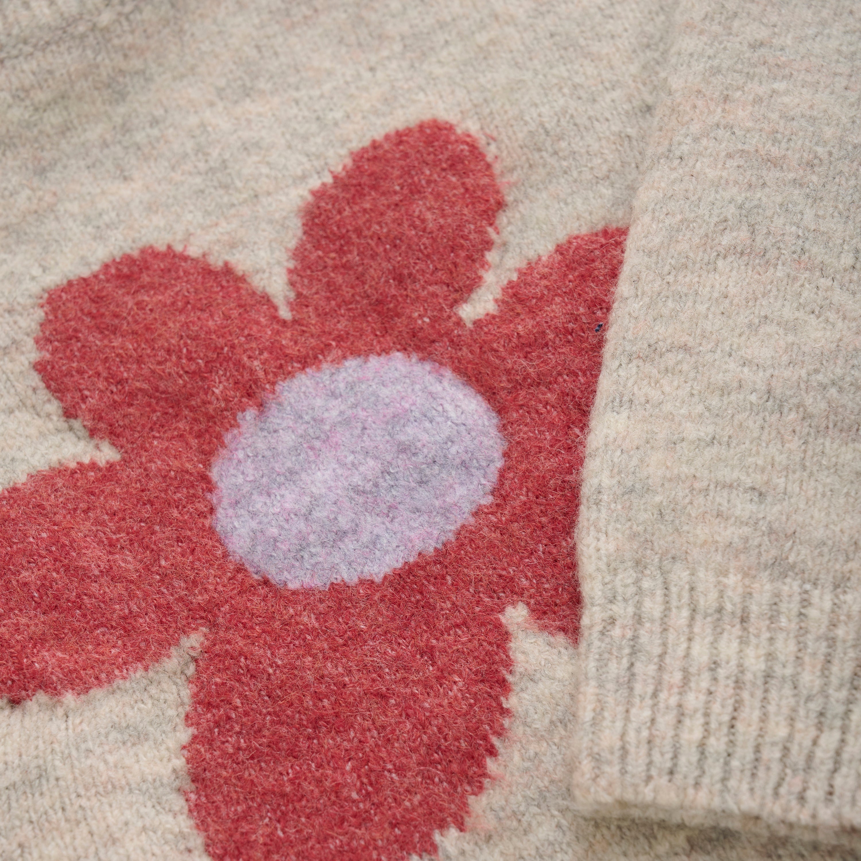 Meisjes Knitted Sweater Flower van Daily7 in de kleur Pale Mauve in maat 128.