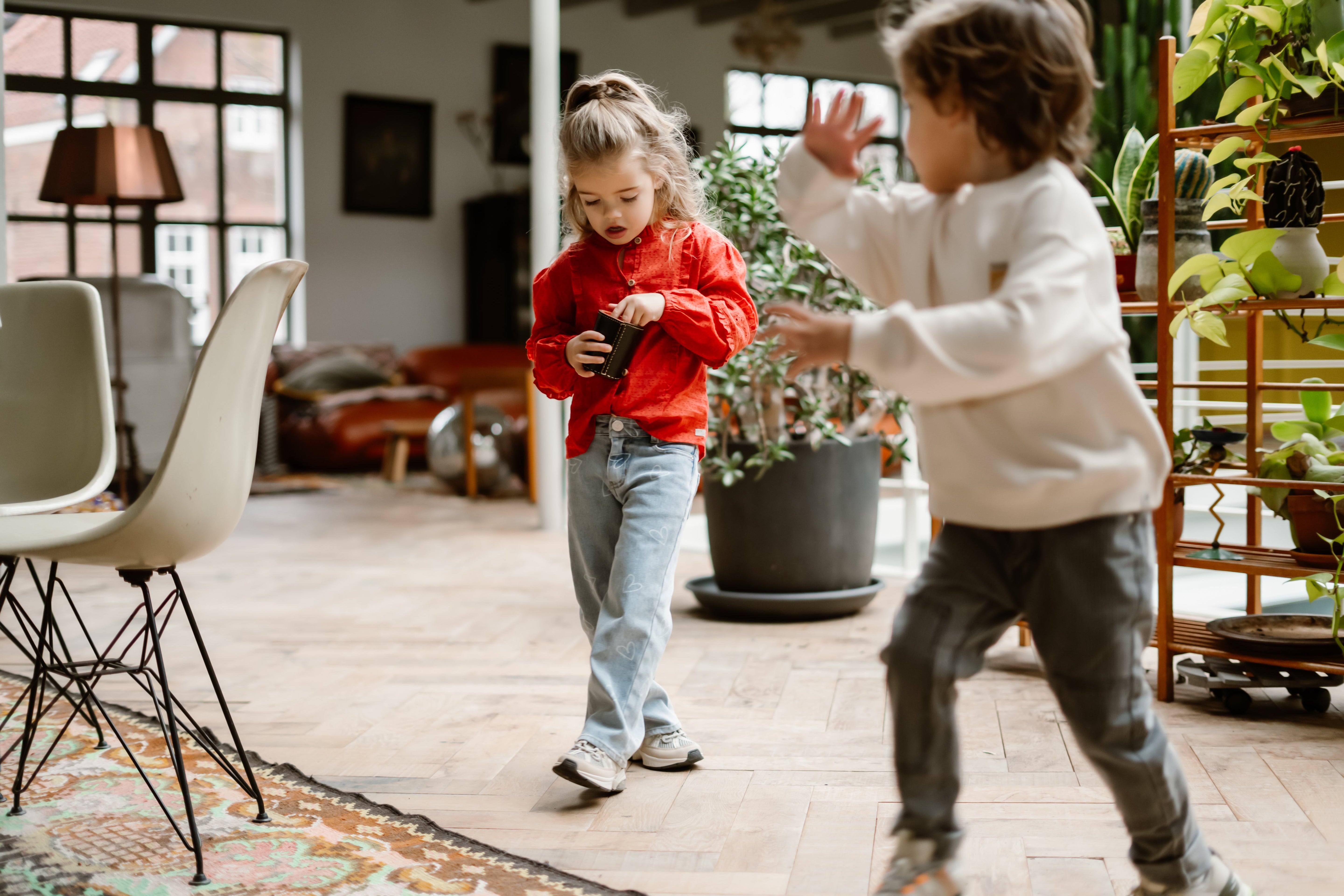 Meisjes Shirt Longsleeve Ruffle van Daily7 in de kleur Baked Apple in maat 128.