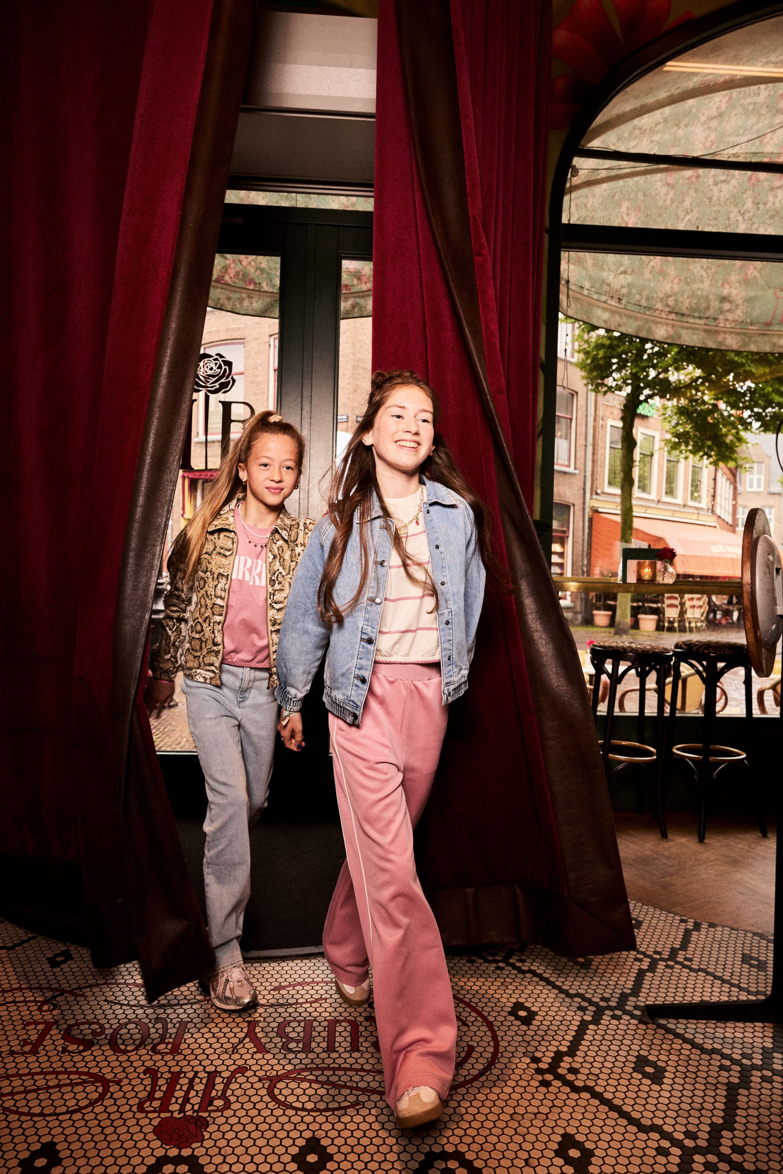 Indian Blue Jeans T-shirt Wide Cropped