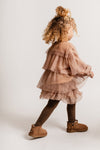Meisjes Blouse Longsleeve Meyrin van Baje Studio in de kleur Sand desert in maat 134-140.